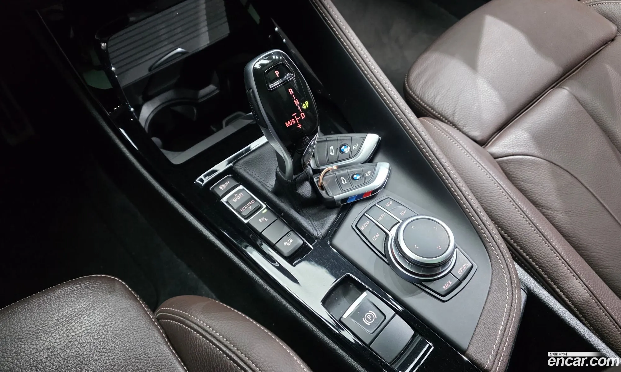 BMW X2 2023 WBA11DF09P5W33705 — 7