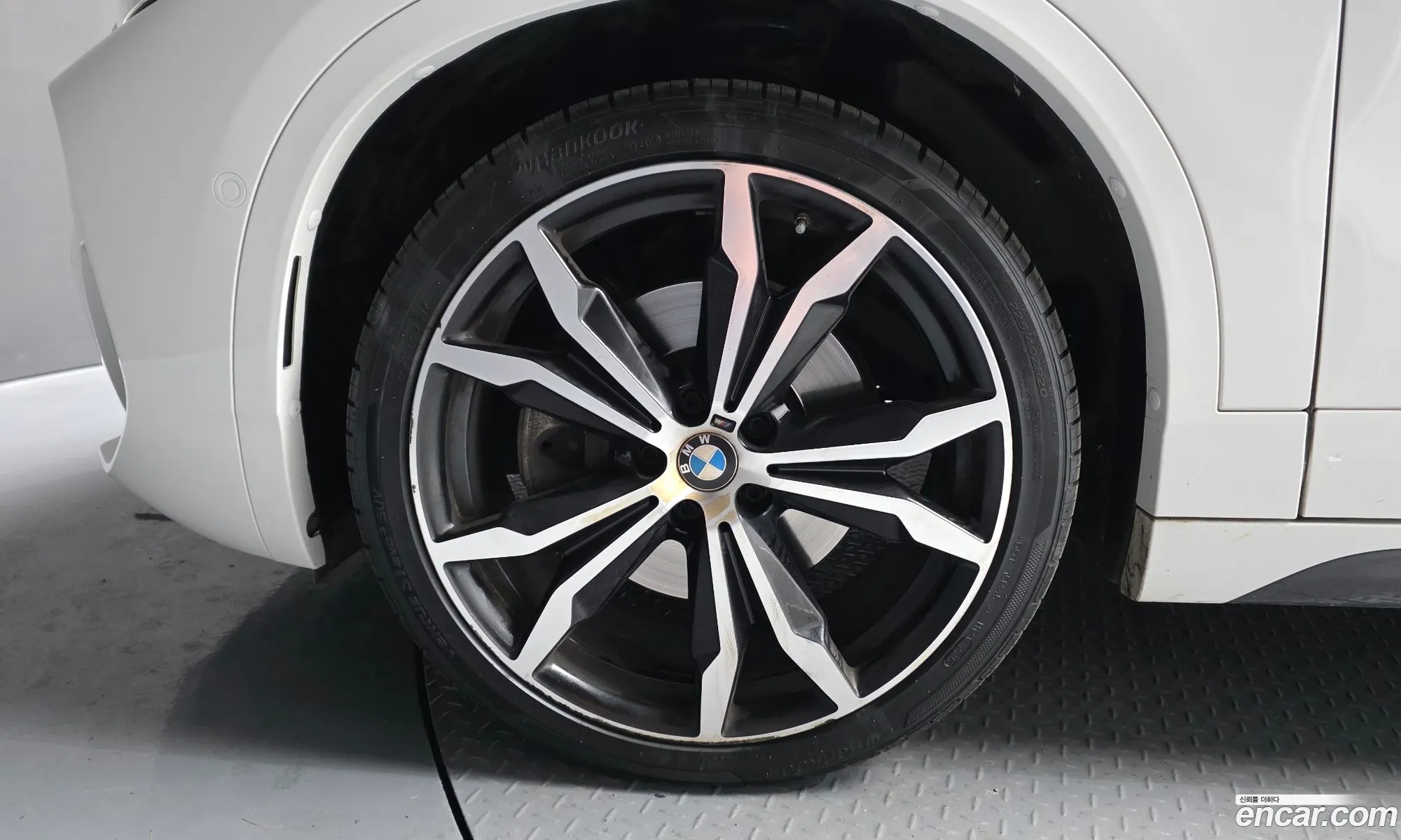 BMW X2 2023 WBA11DF09P5W33705 — 19
