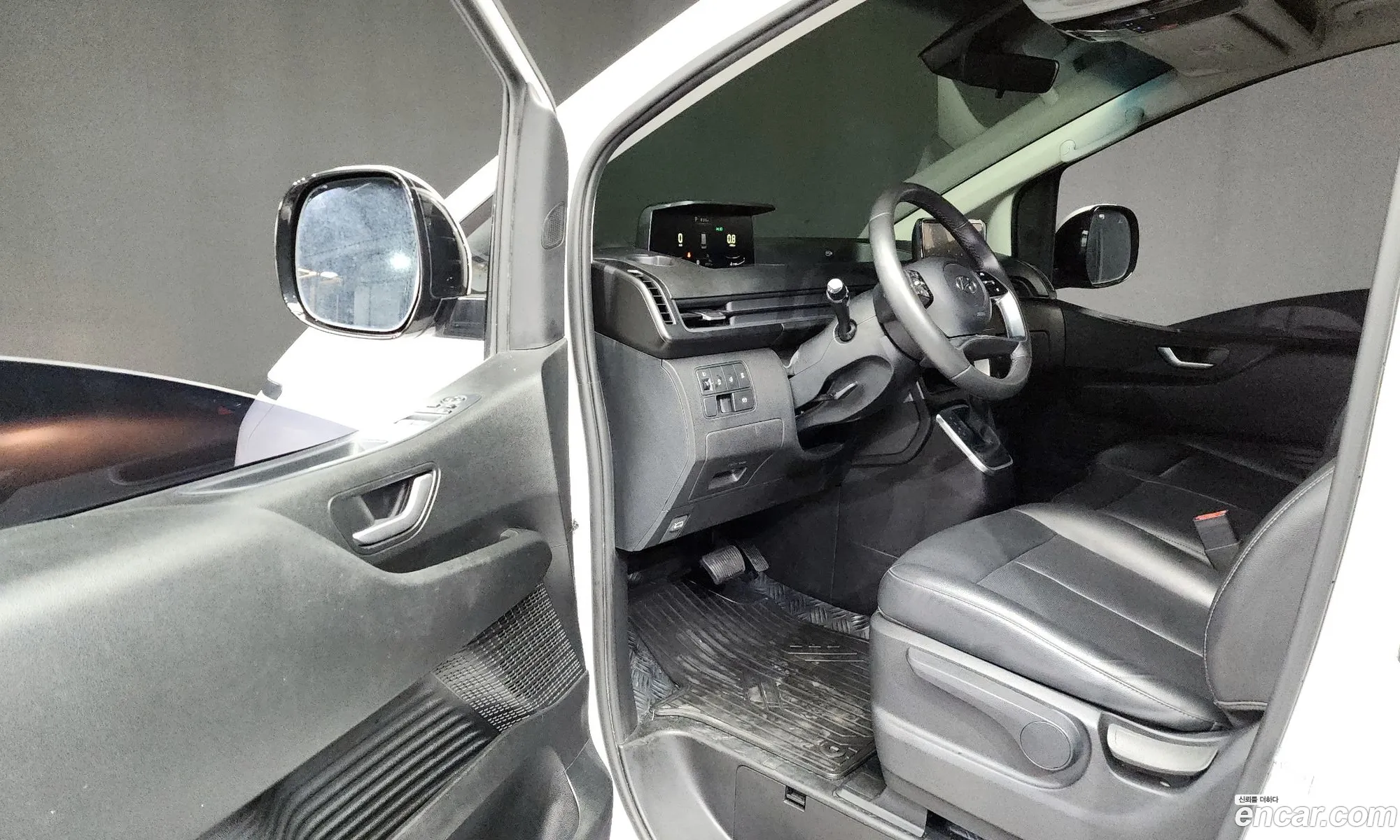 Hyundai Staria 2022 — 5