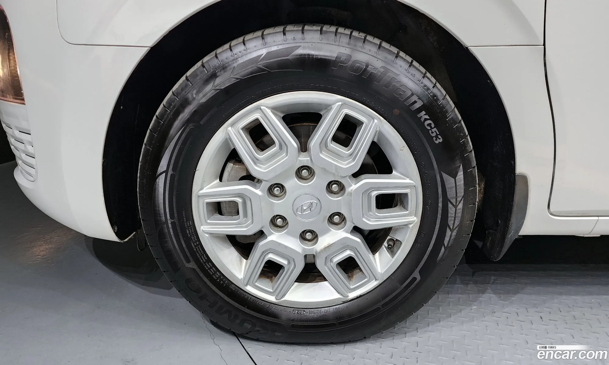 Hyundai Staria 2022 — 16