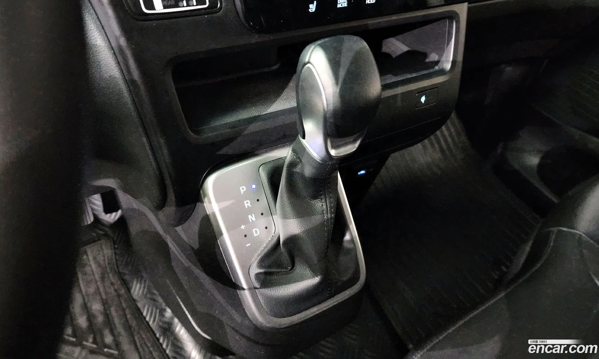 Hyundai Staria 2022 — 7