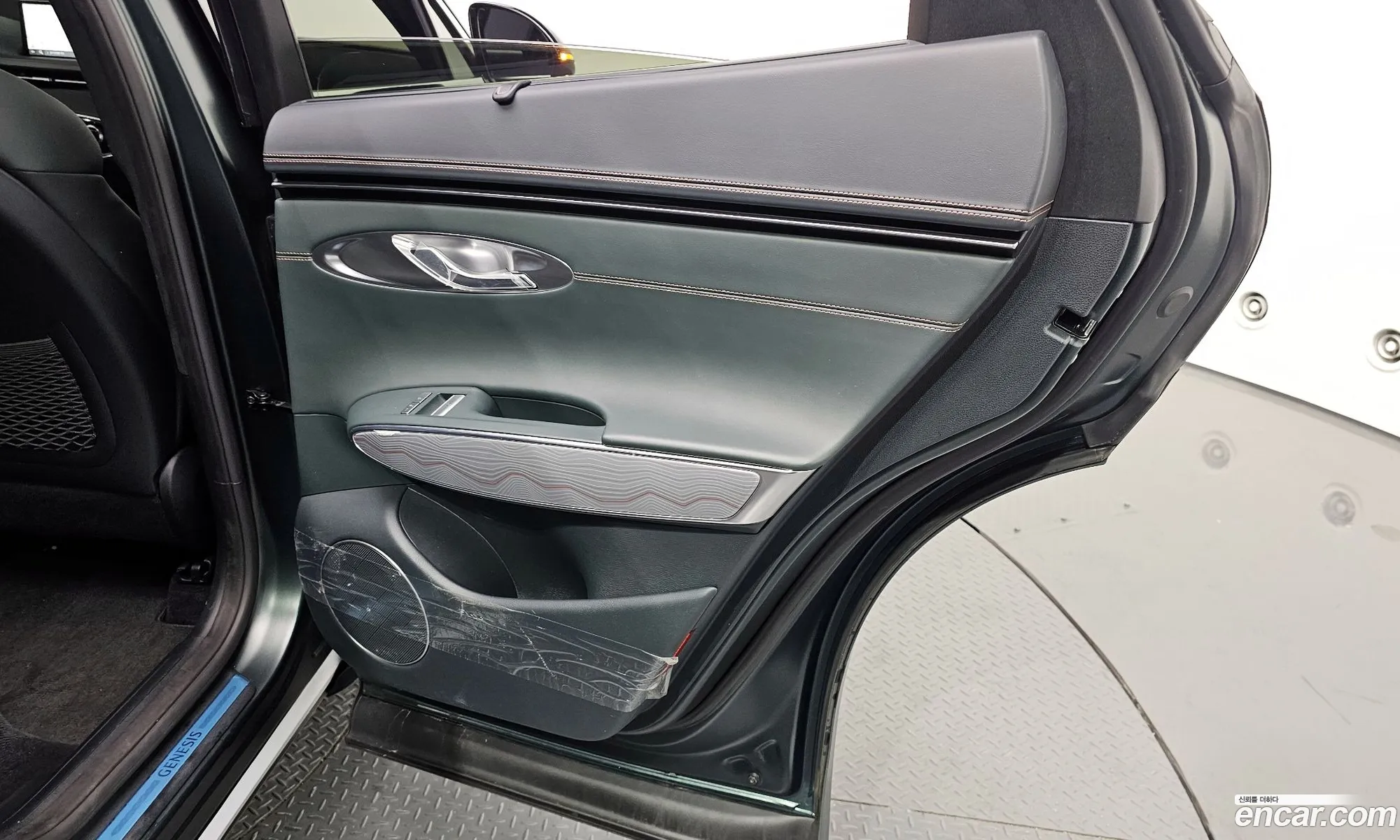 Genesis GV70 2023 — 17