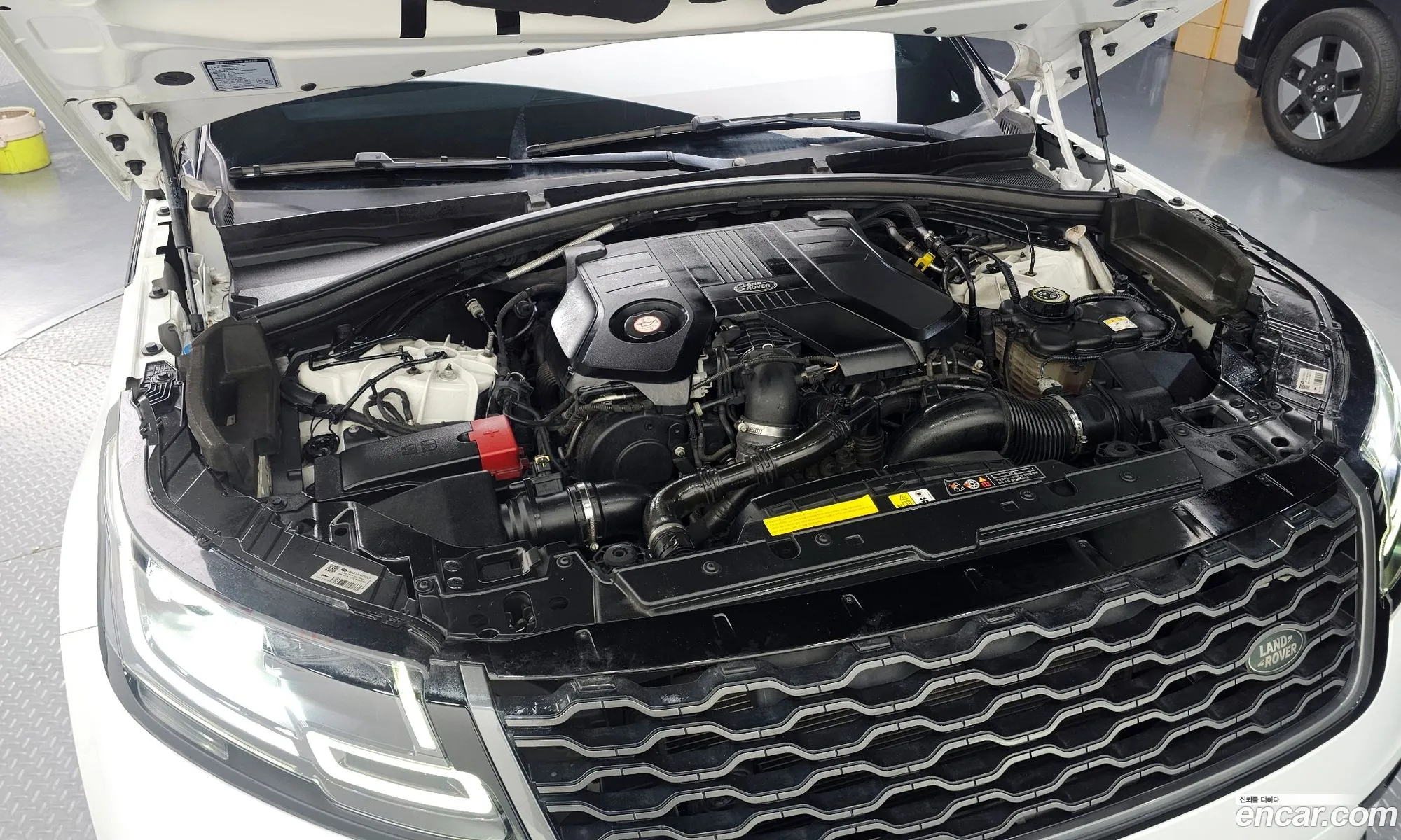 Land Rover Range Rover Velar 2018 — 11