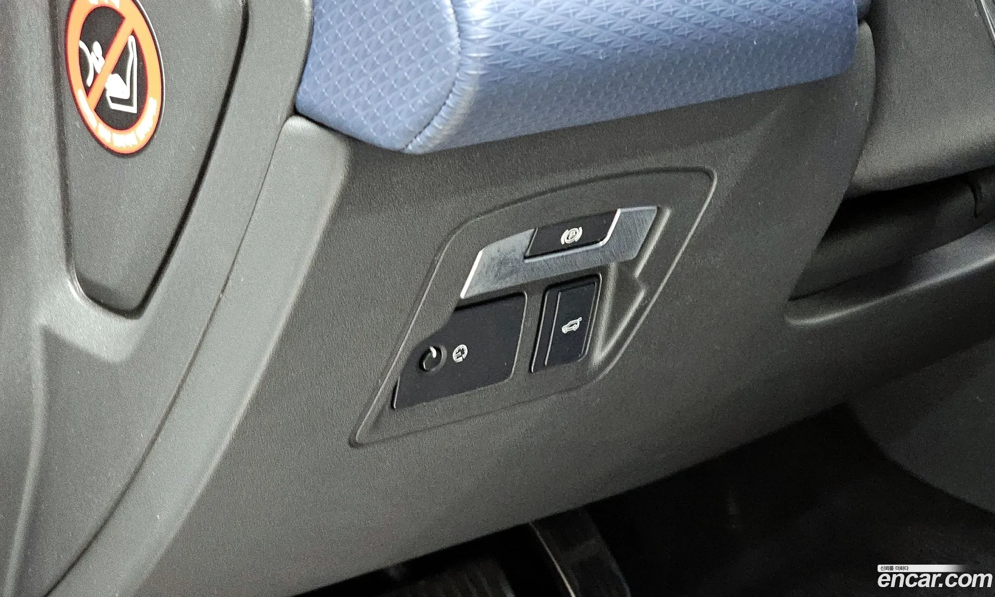 Land Rover Range Rover Velar 2018 — 3