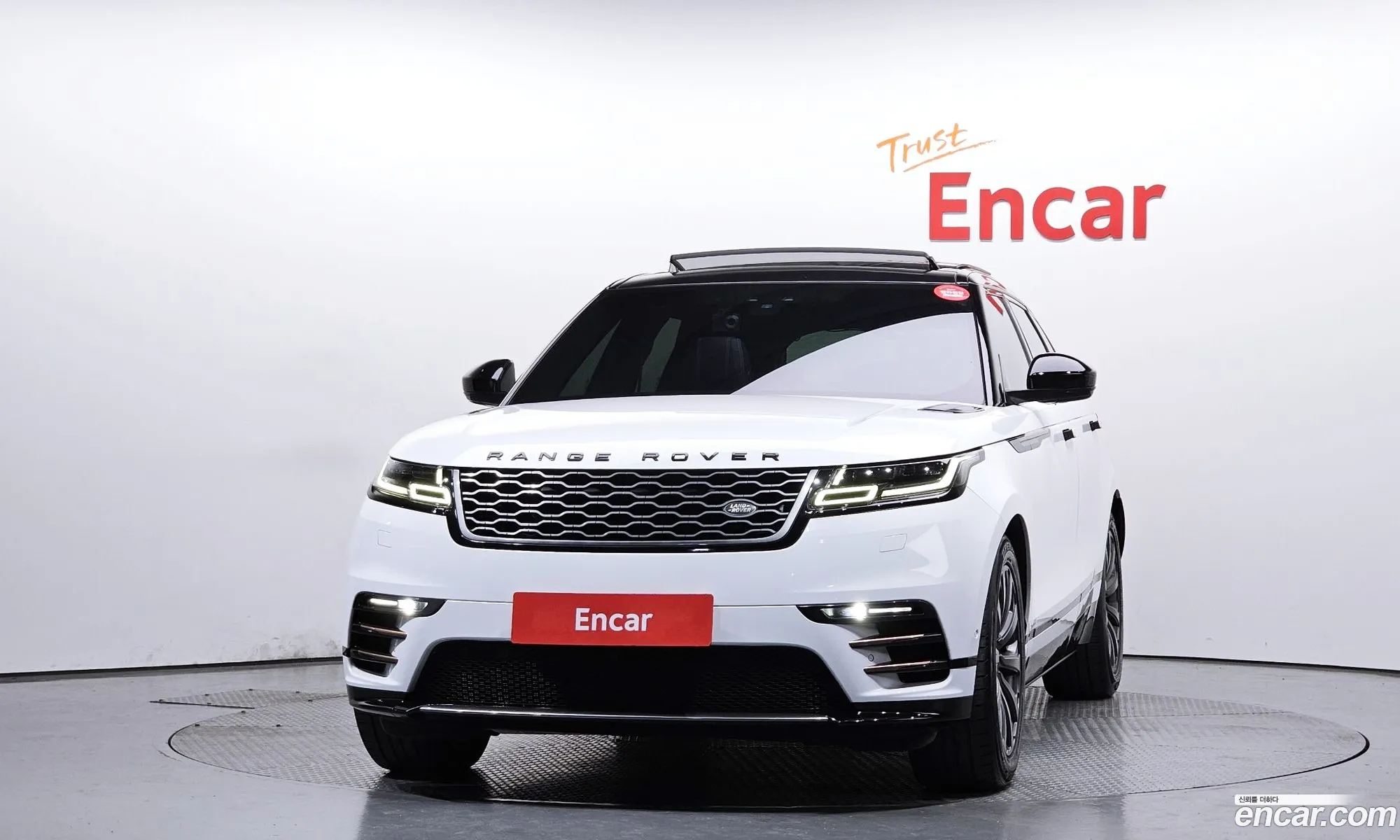 Land Rover Range Rover Velar 2018 — 12