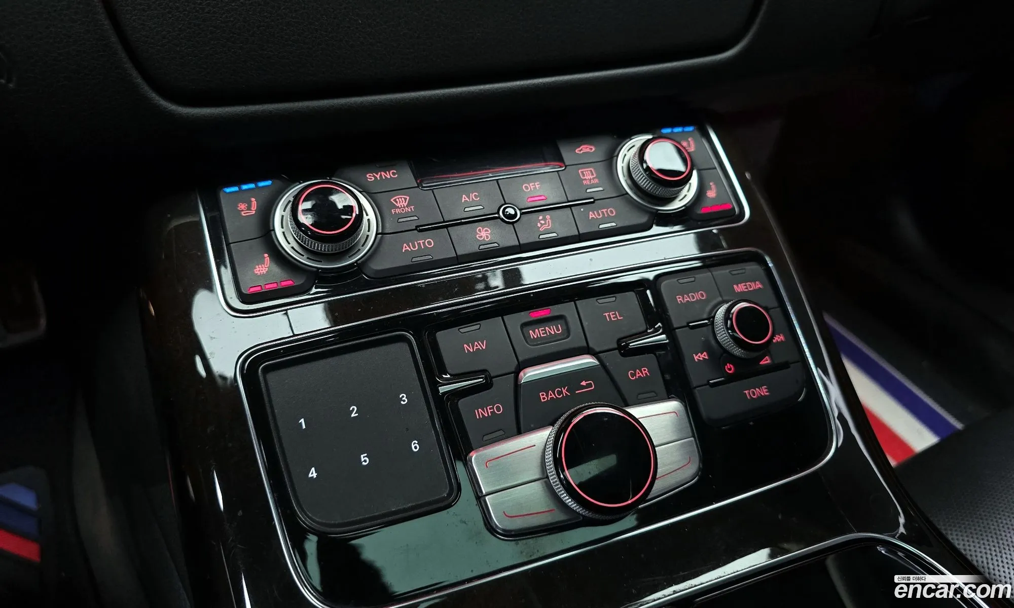 Audi A8 2014 WAUZZZ4HXFN000923 — 9