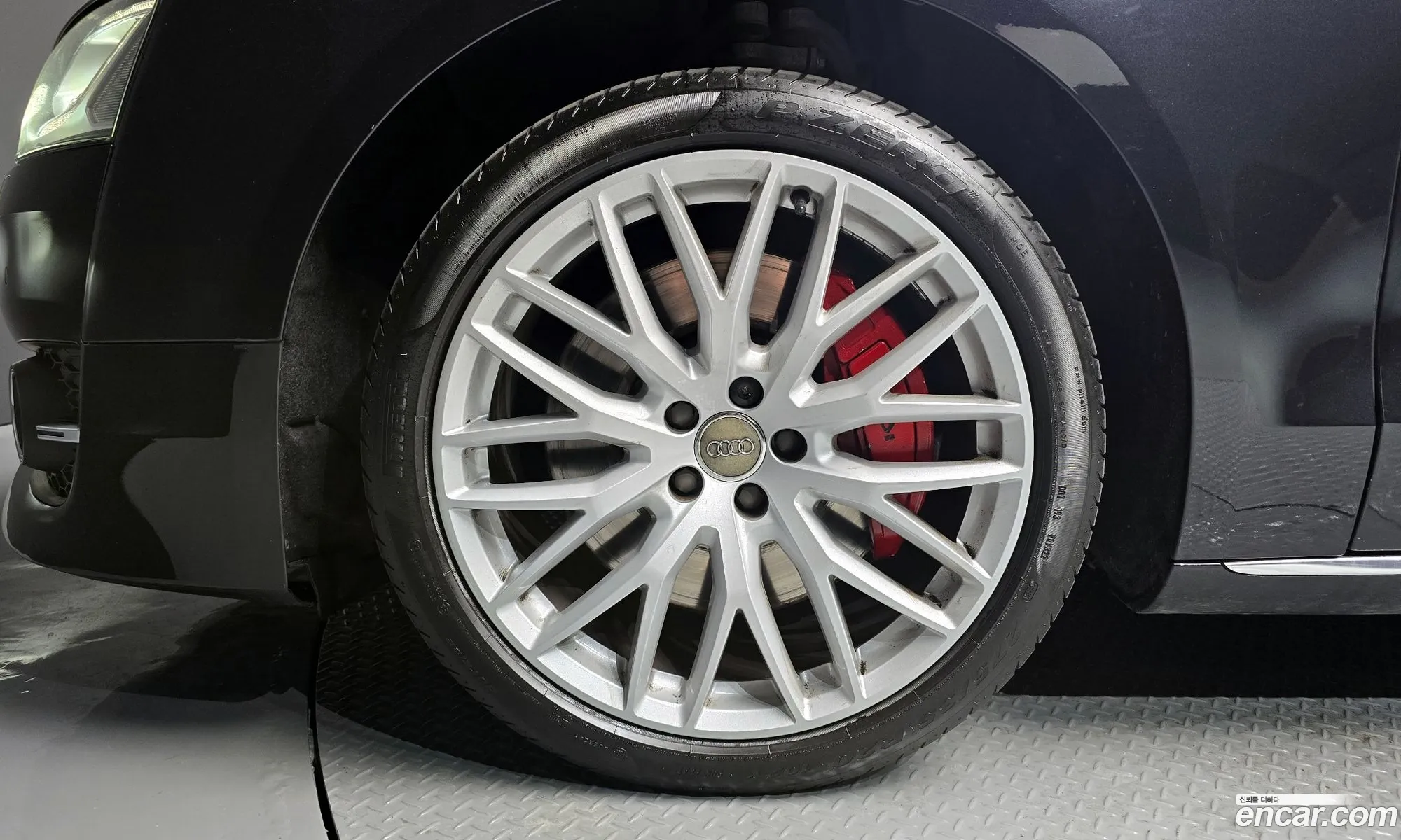 Audi A8 2014 WAUZZZ4HXFN000923 — 2