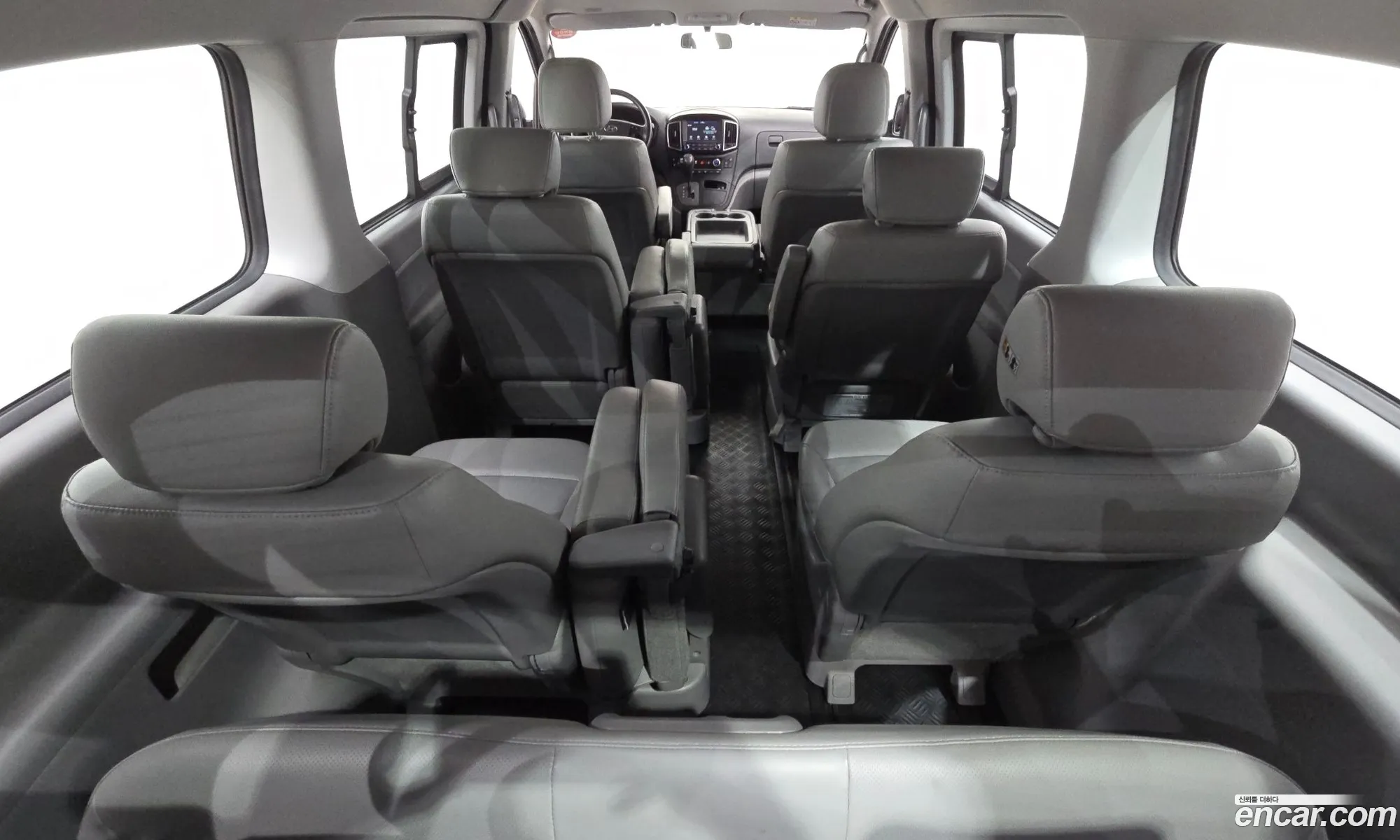 Hyundai Grand Starex 2020 — 25
