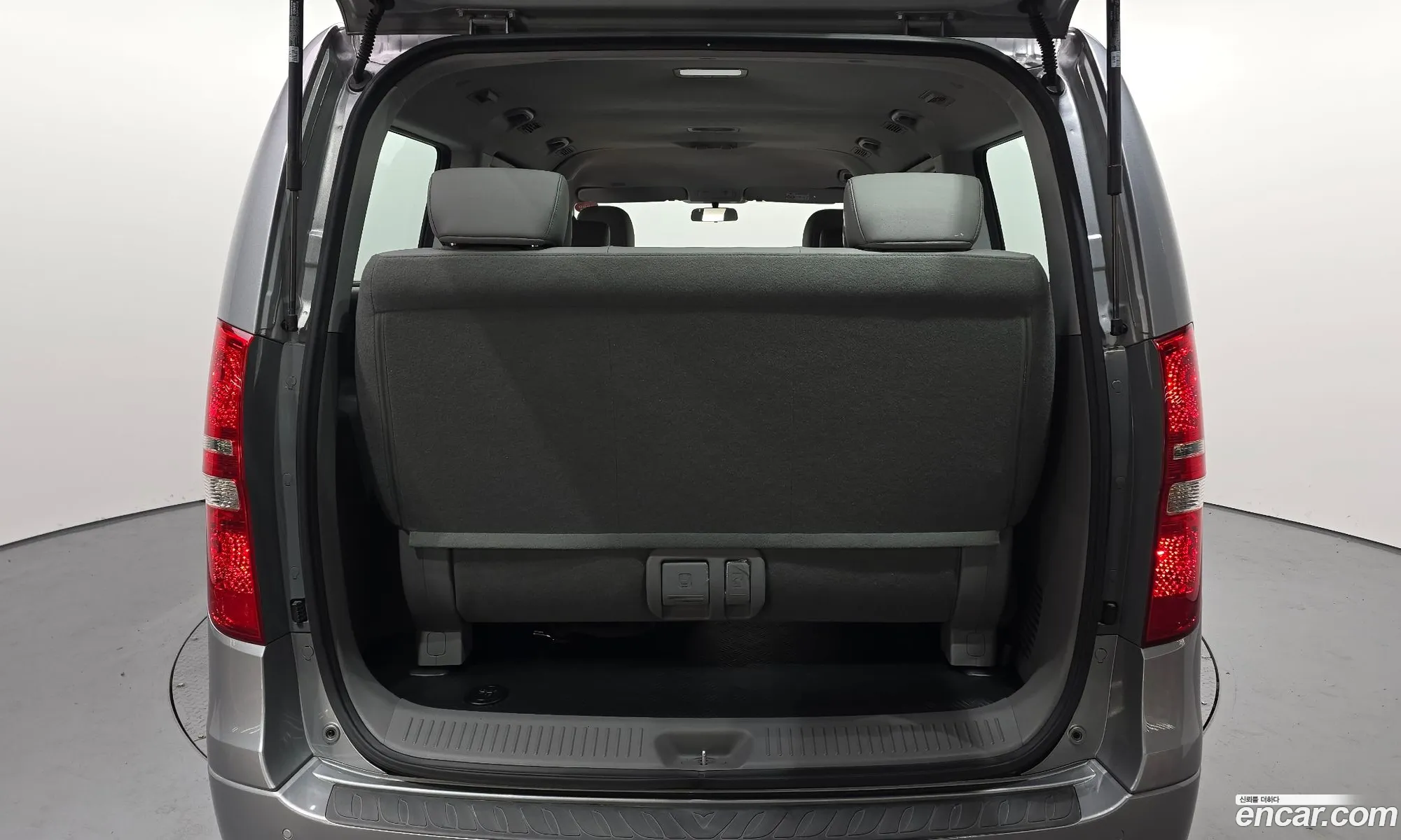 Hyundai Grand Starex 2020 — 30
