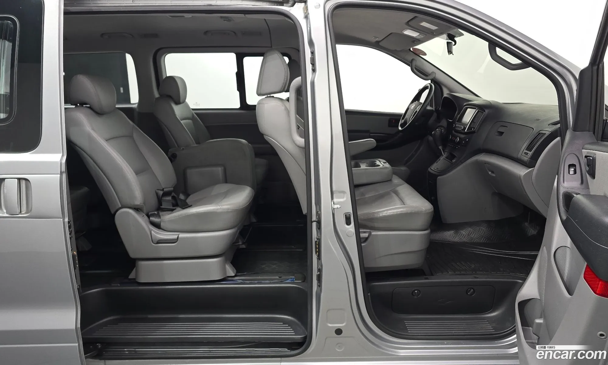 Hyundai Grand Starex 2020 — 13