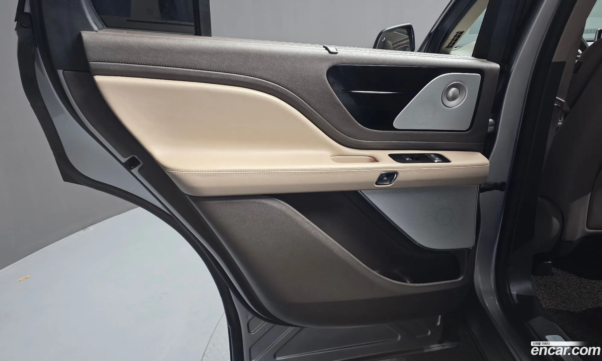 Lincoln Aviator 2021 — 11