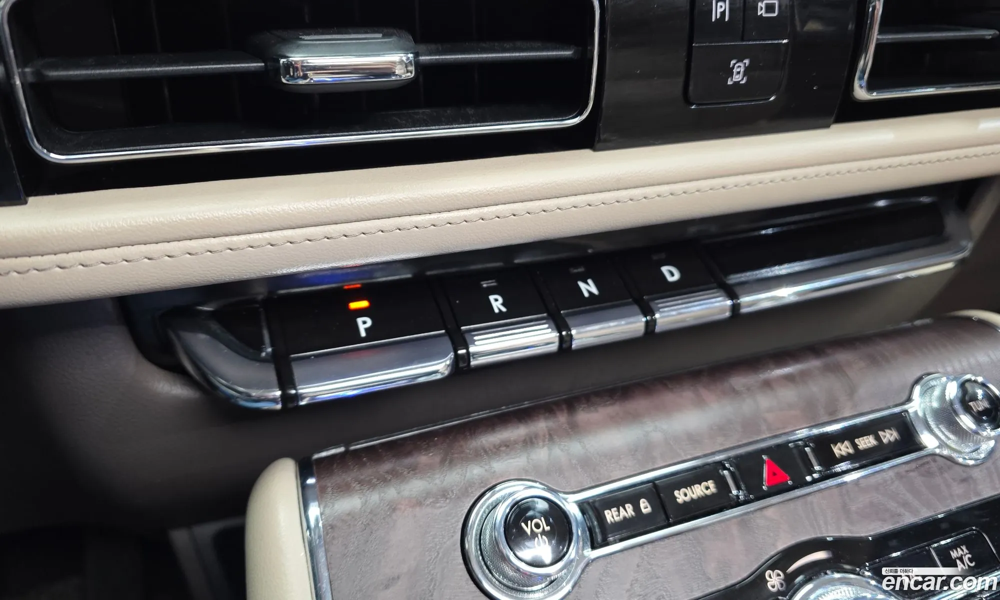 Lincoln Aviator 2021 — 32
