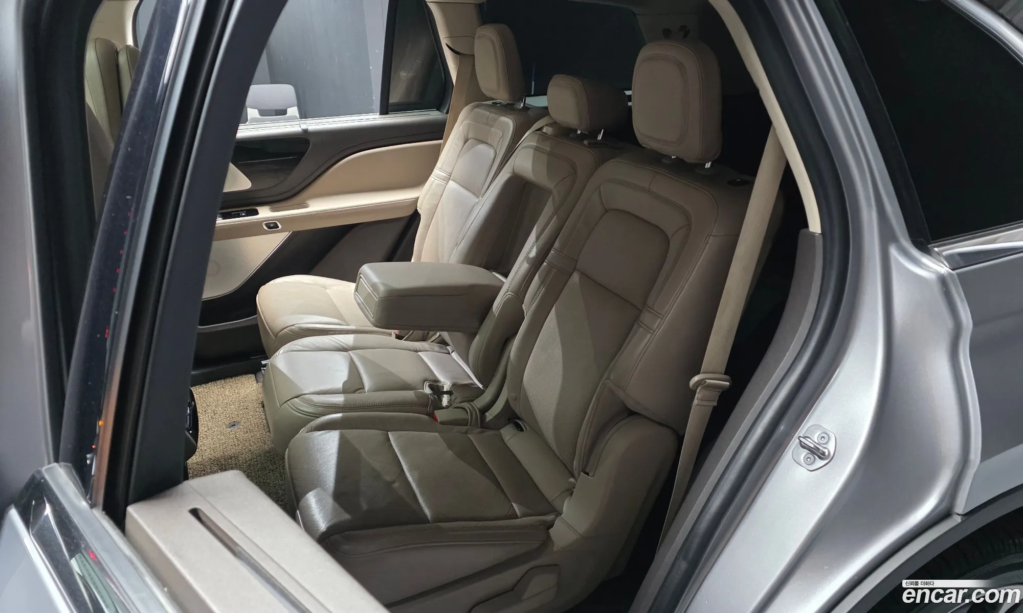 Lincoln Aviator 2021 — 31