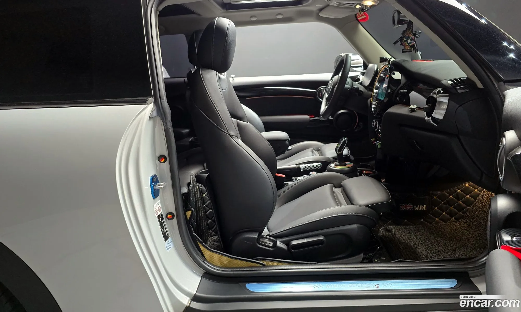 Mini Cooper S 2021 WMW61DH08N2P84360 — 27
