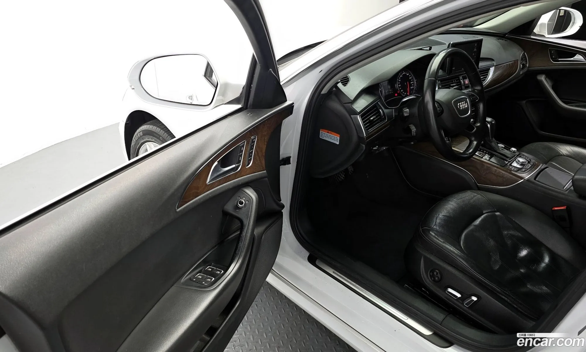 Audi A6 2015 — 16