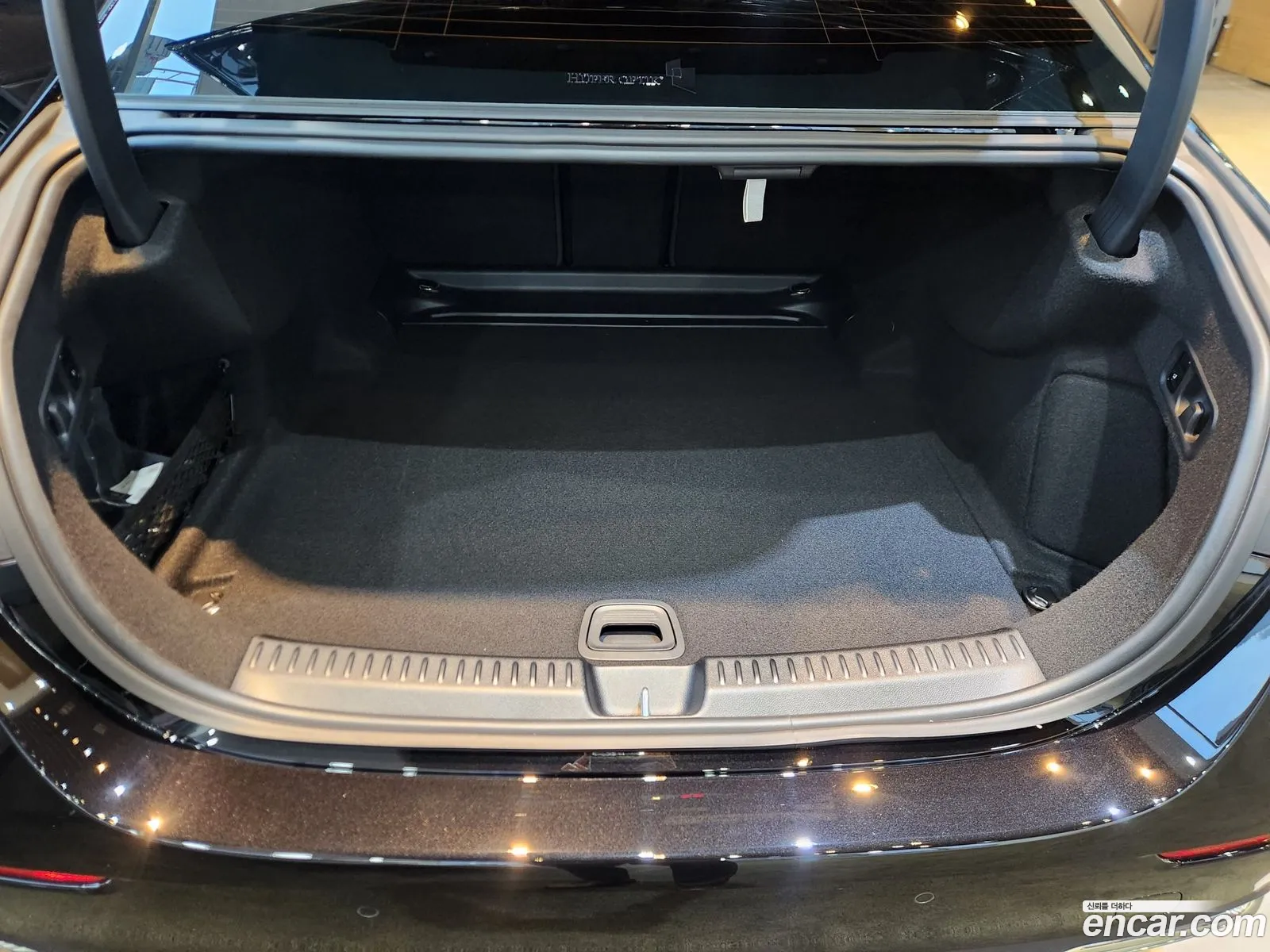 Mercedes-Benz E-Class W214 2025 — 12