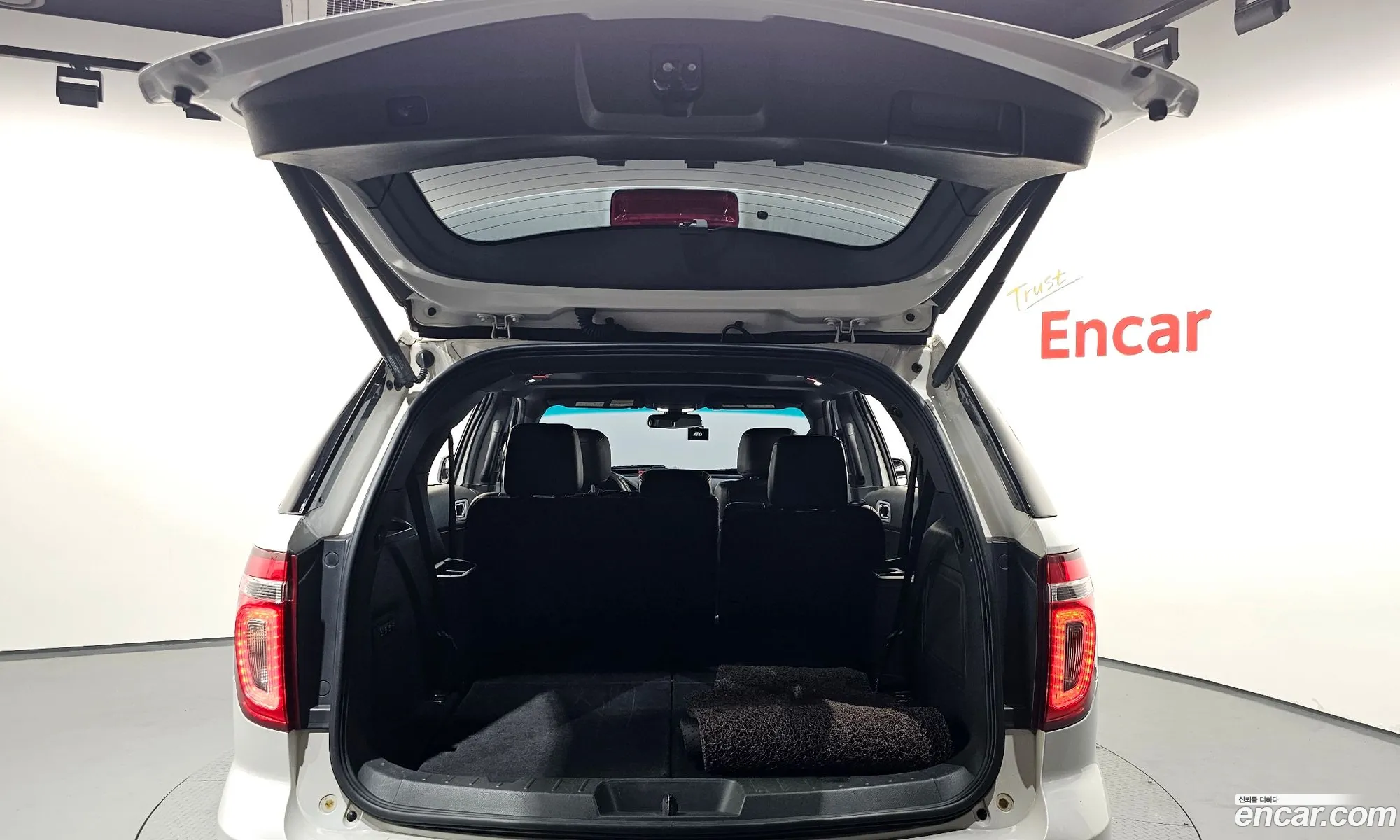 Ford Explorer 2013 1FM5K8F81EGA83024 — 2