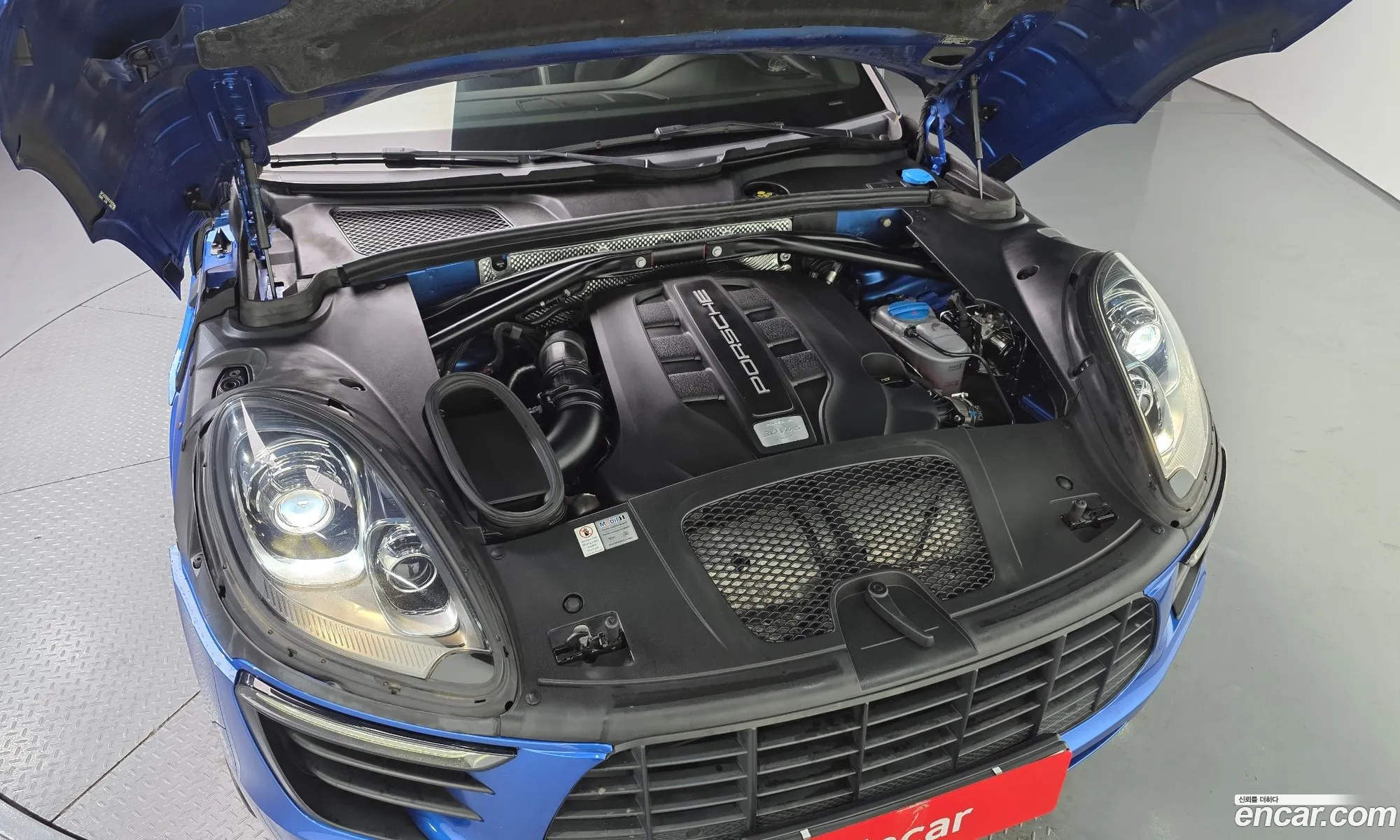 Porsche Macan 2016 WP1AD2950HLB70029 — 8