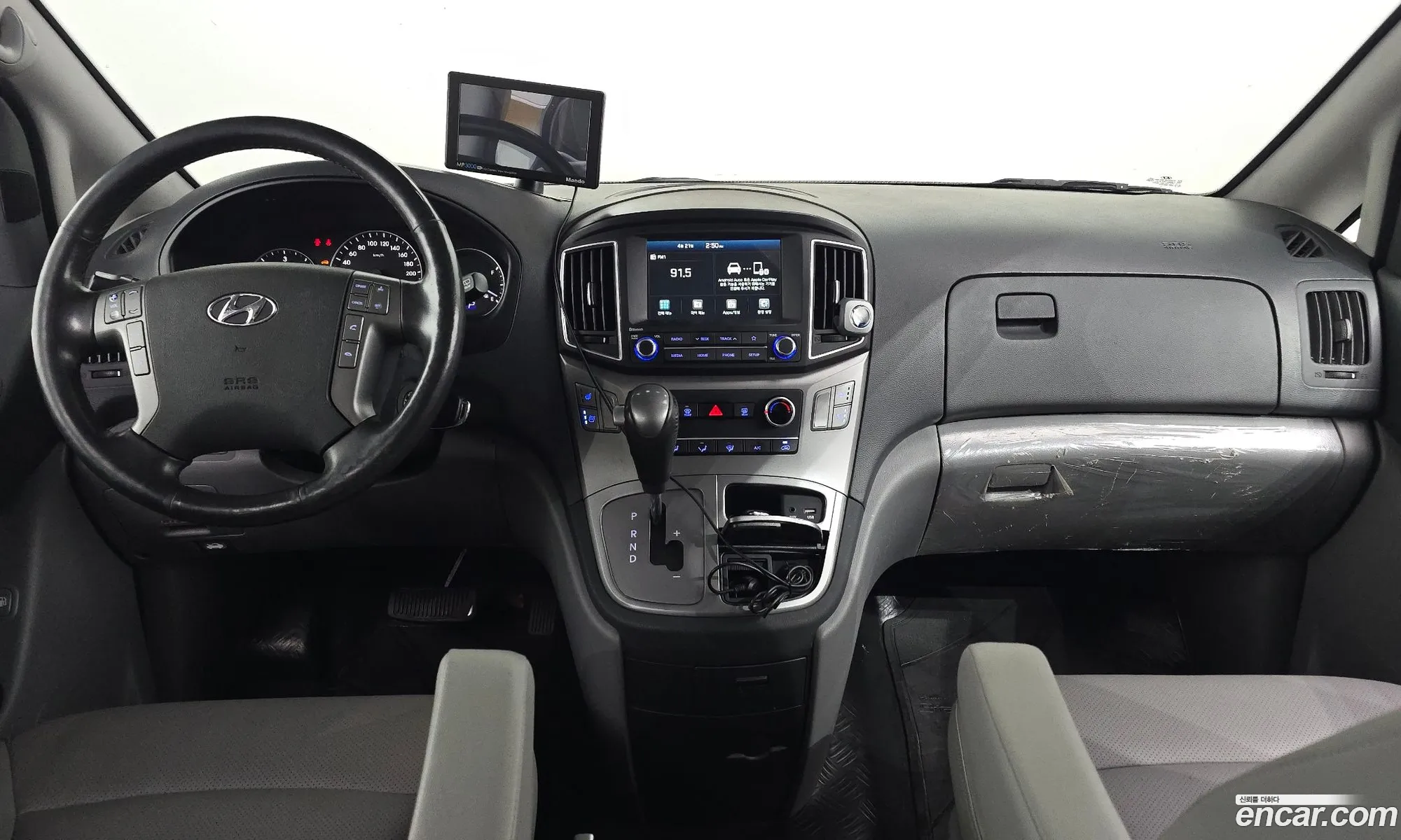 Hyundai Grand Starex 2021 — 28