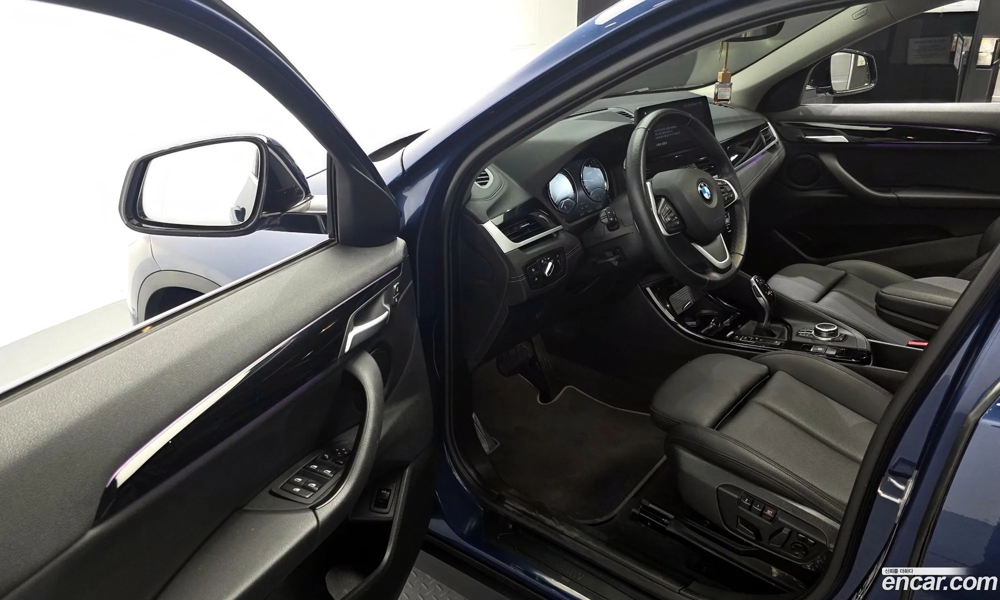 BMW X2 2022 WBA11DF05N5U95349 — 16