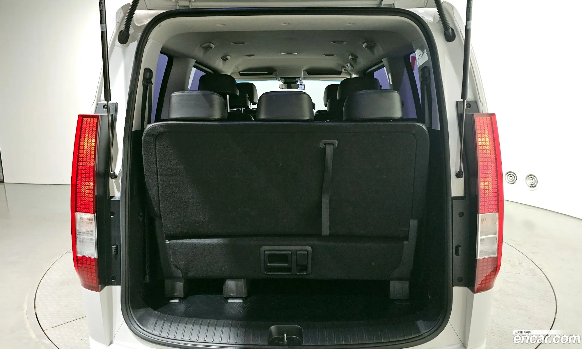 Hyundai Staria 2022 — 16