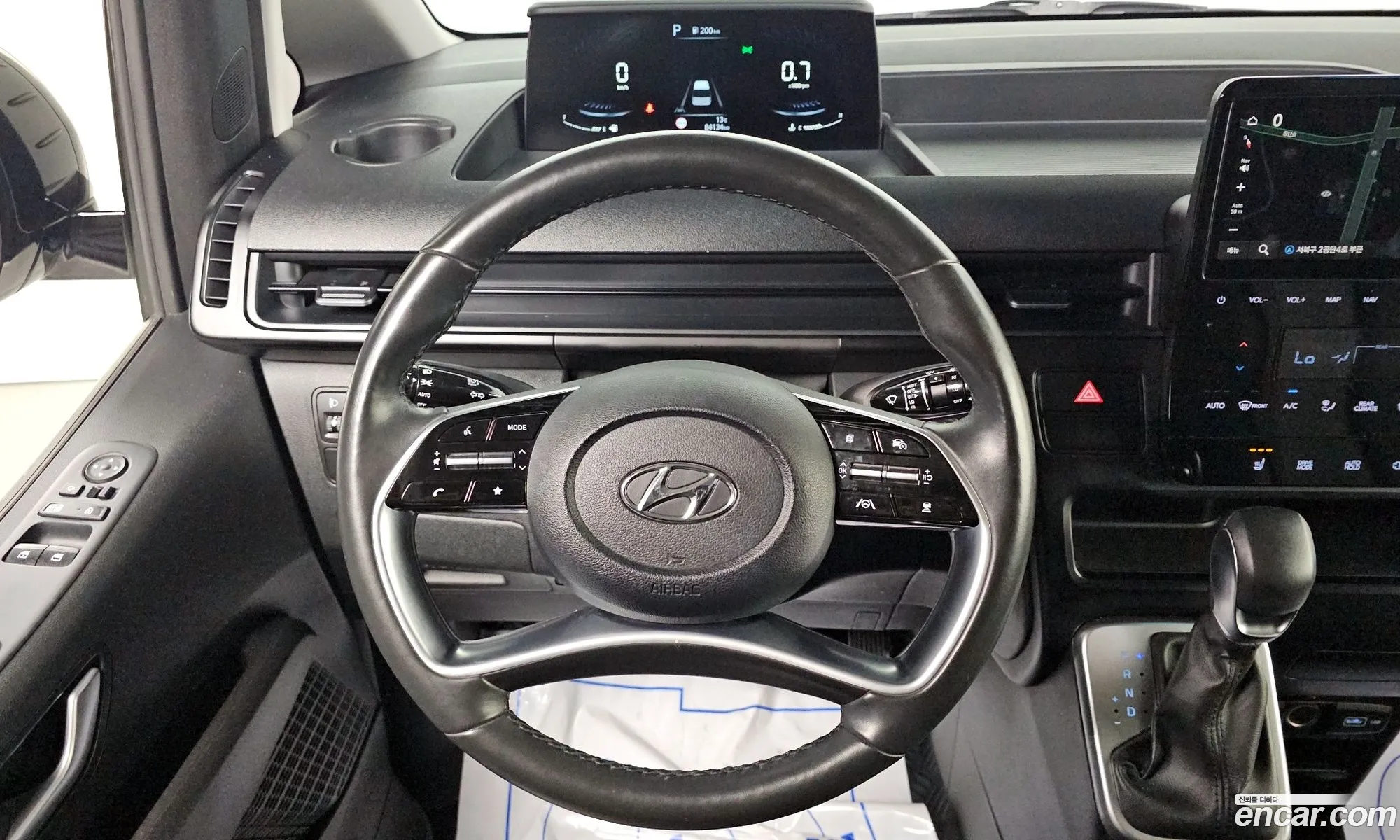Hyundai Staria 2022 — 19