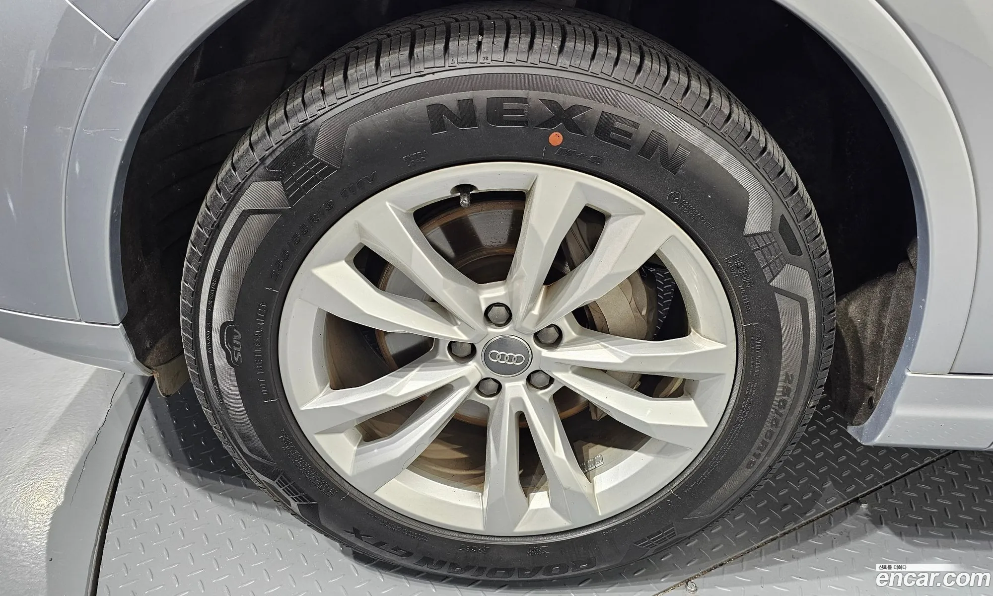 Audi Q7 2019 WAUZZZ4M2KD044489 — 6