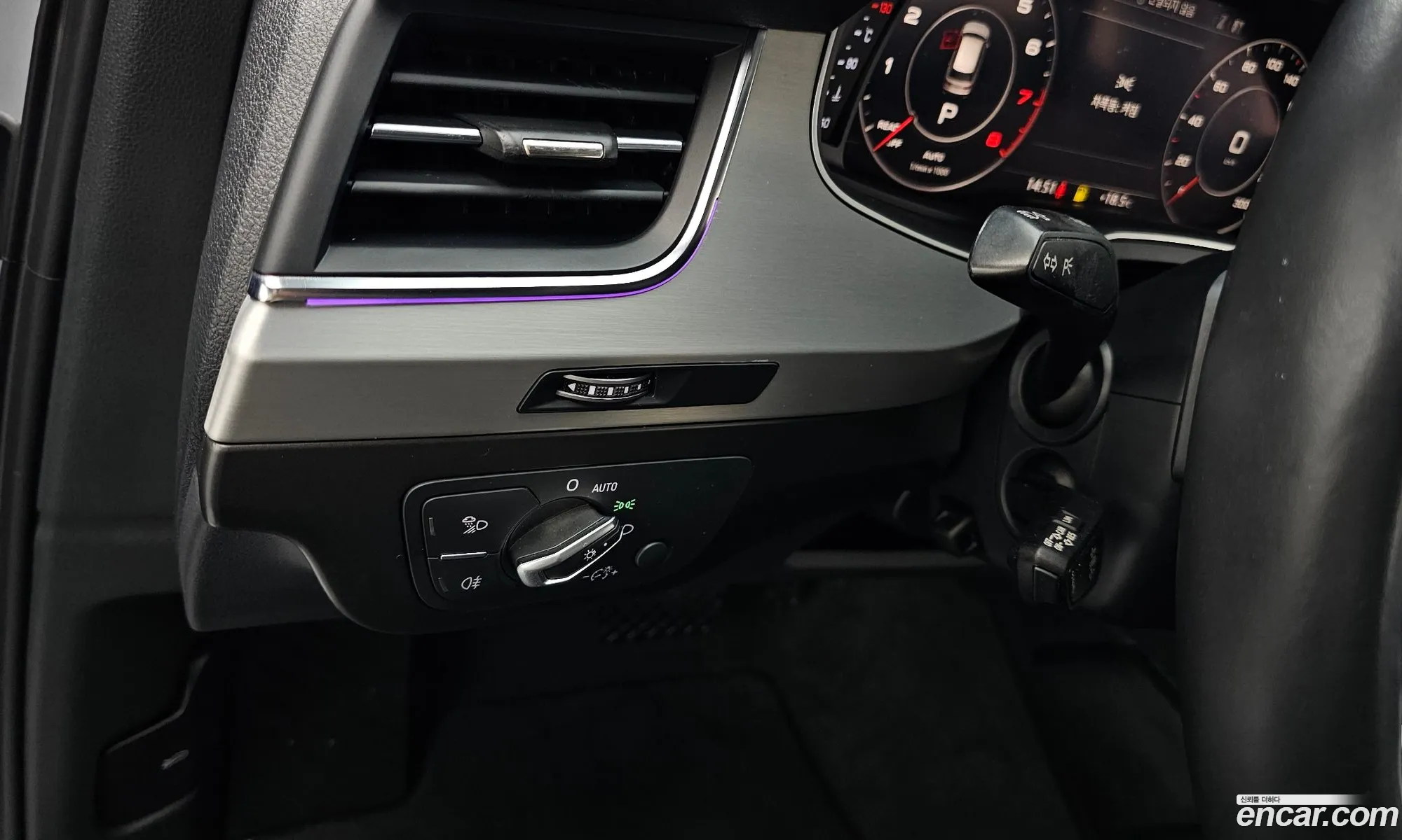 Audi Q7 2019 WAUZZZ4M2KD044489 — 18