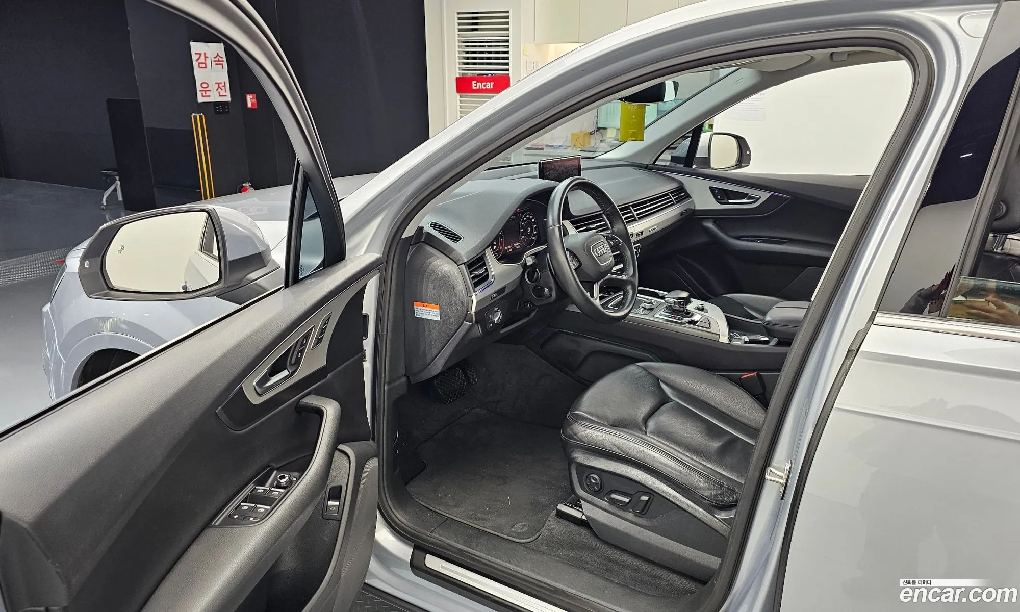Audi Q7 2019 WAUZZZ4M2KD044489 — 14