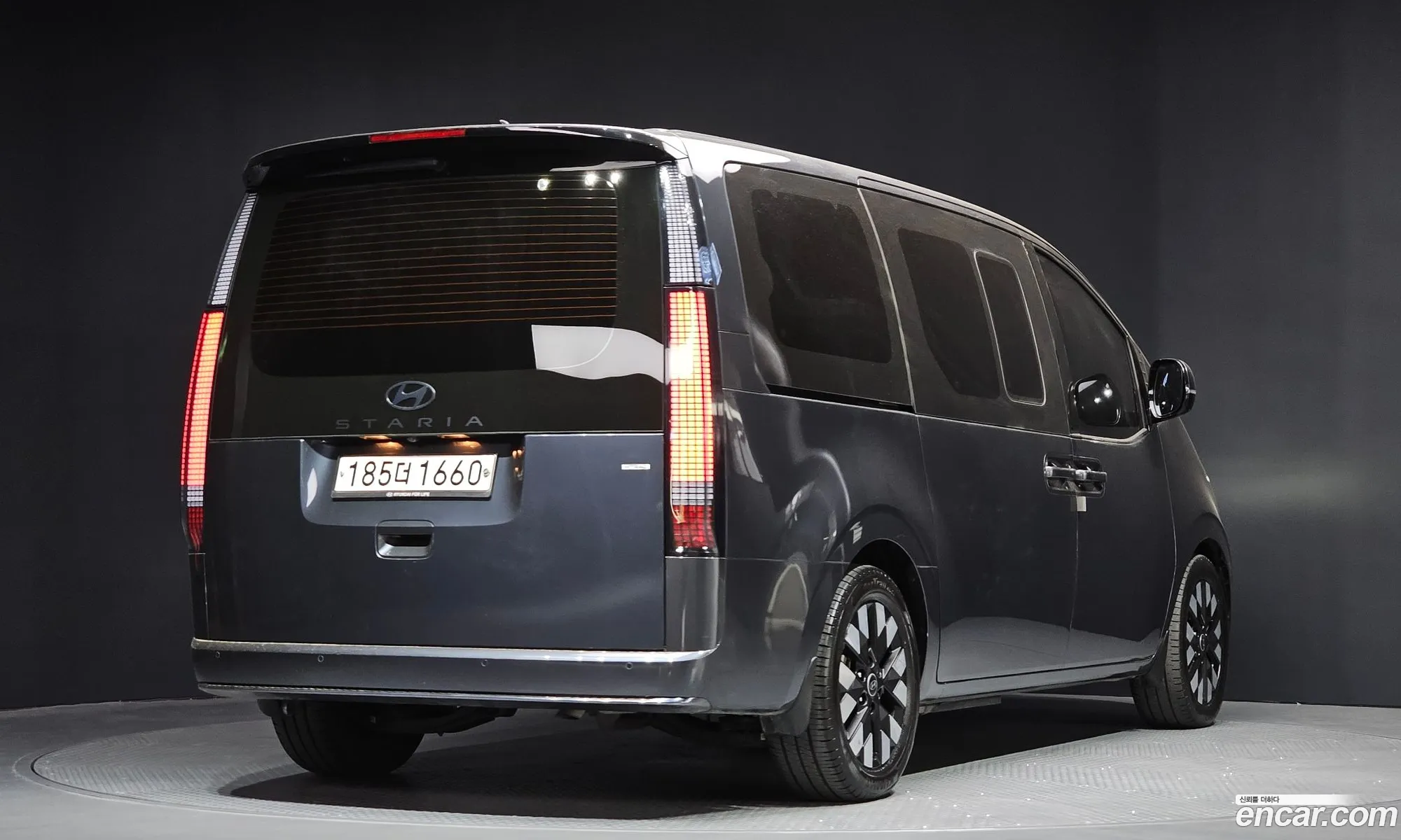Hyundai Staria 2024 — 23