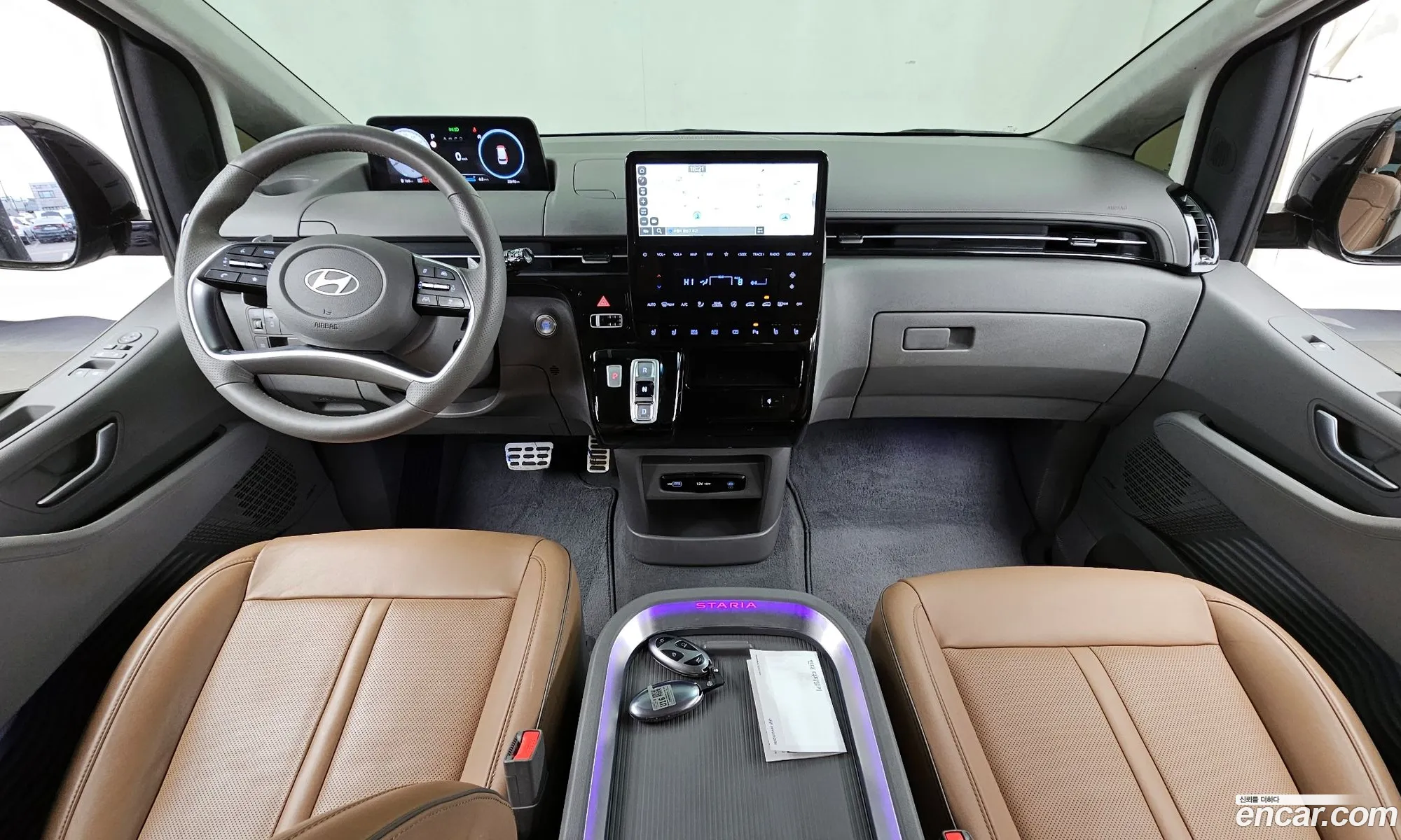 Hyundai Staria 2024 — 25