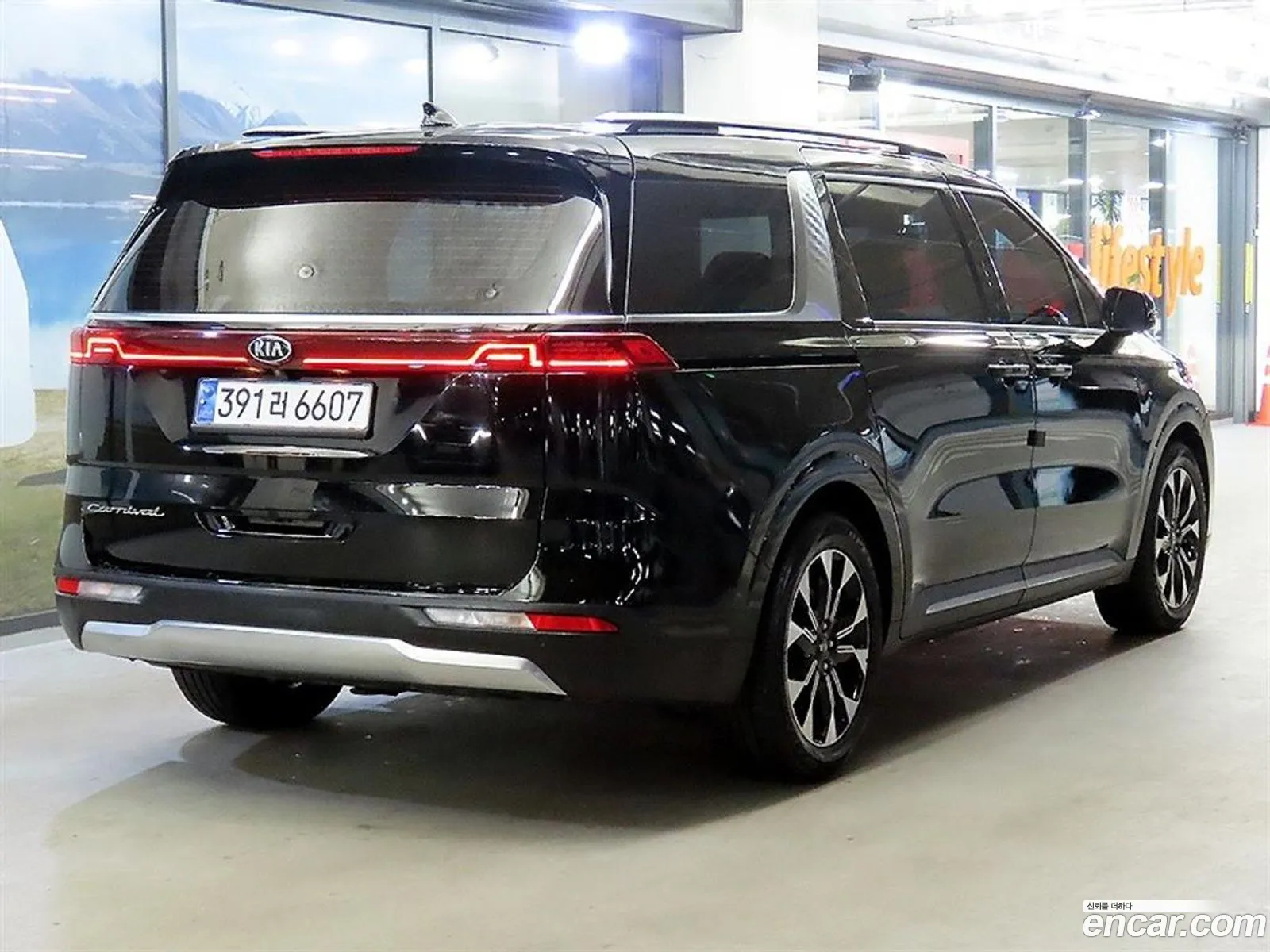 Kia Carnival 2021 — 3