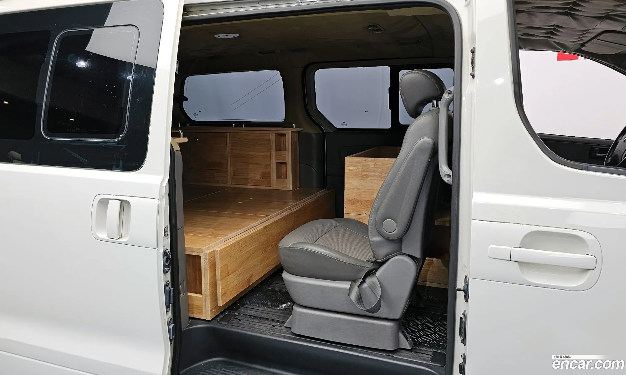Hyundai Grand Starex 2010 — 15