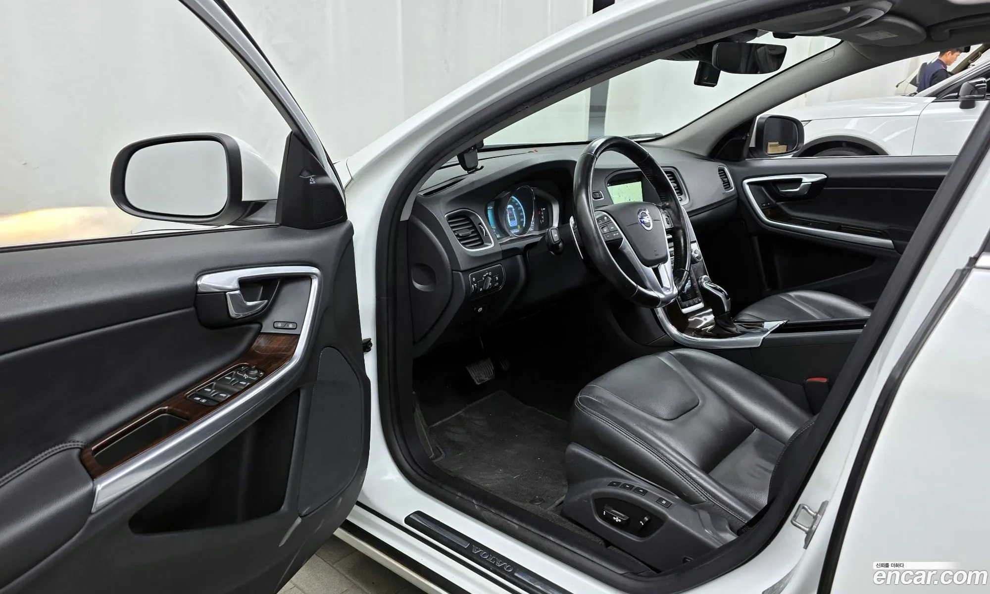 Volvo S60 2015 YV1FSA8BDG2398556 — 9