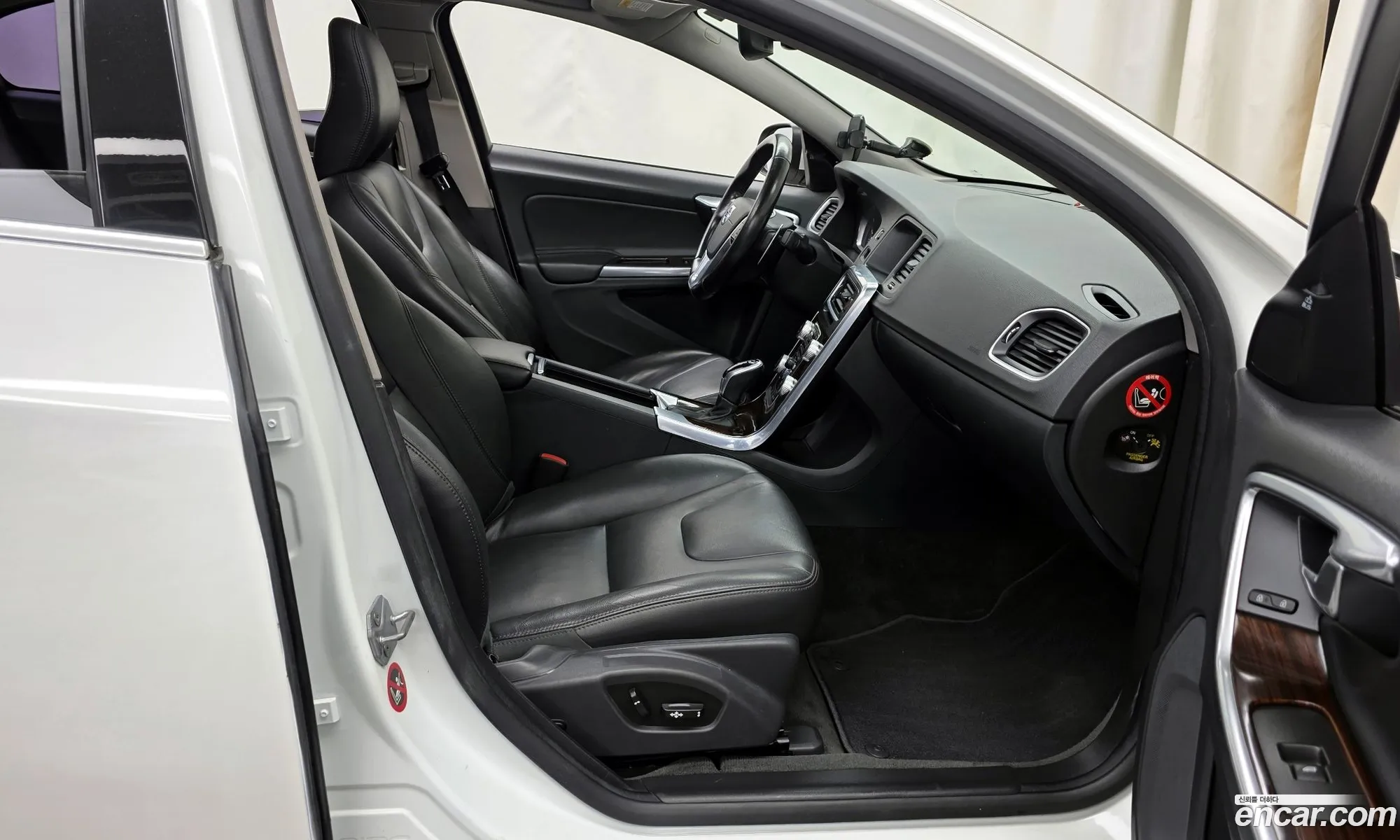 Volvo S60 2015 YV1FSA8BDG2398556 — 4