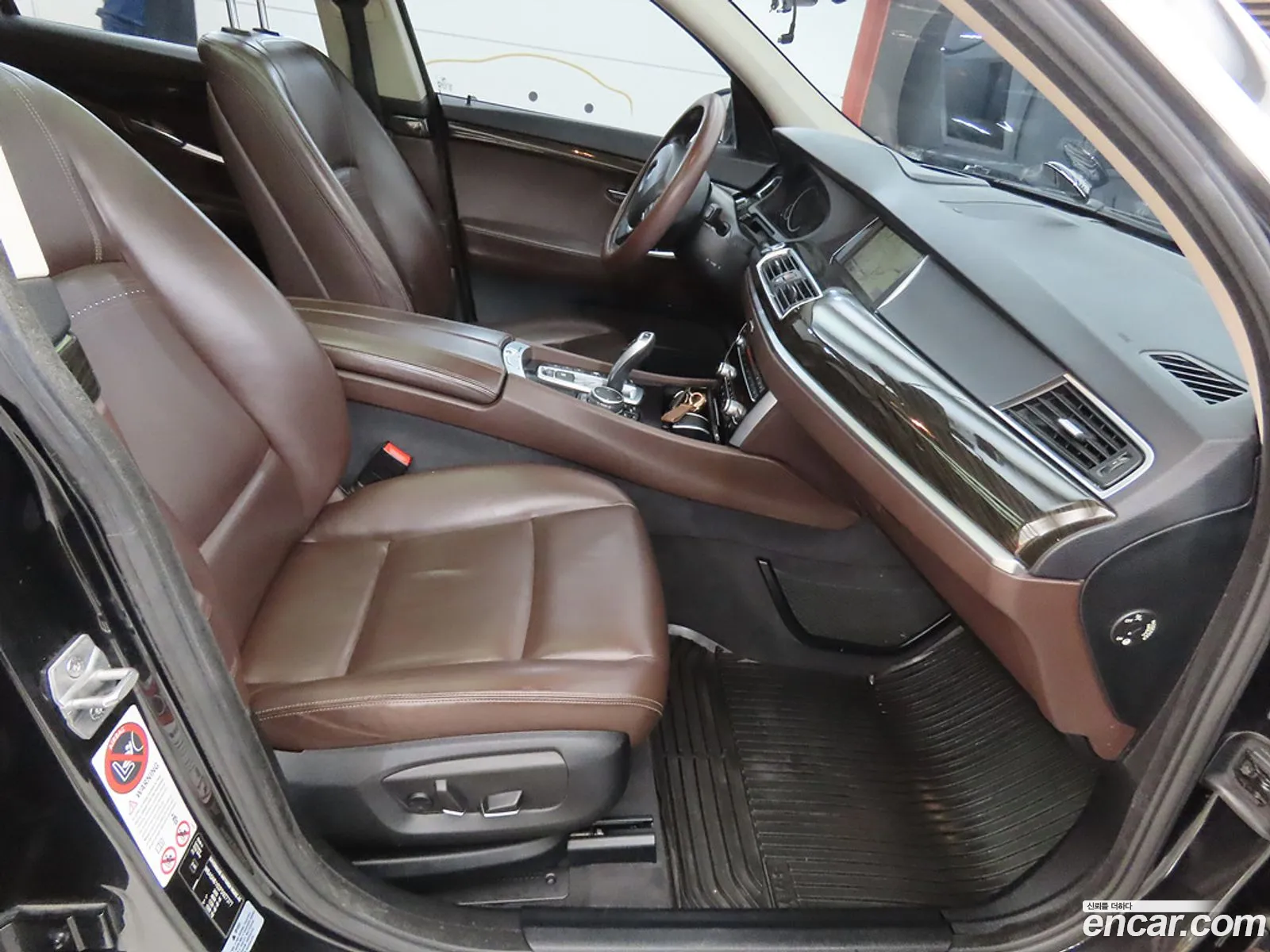 BMW 5 Series GT 2015 — 14