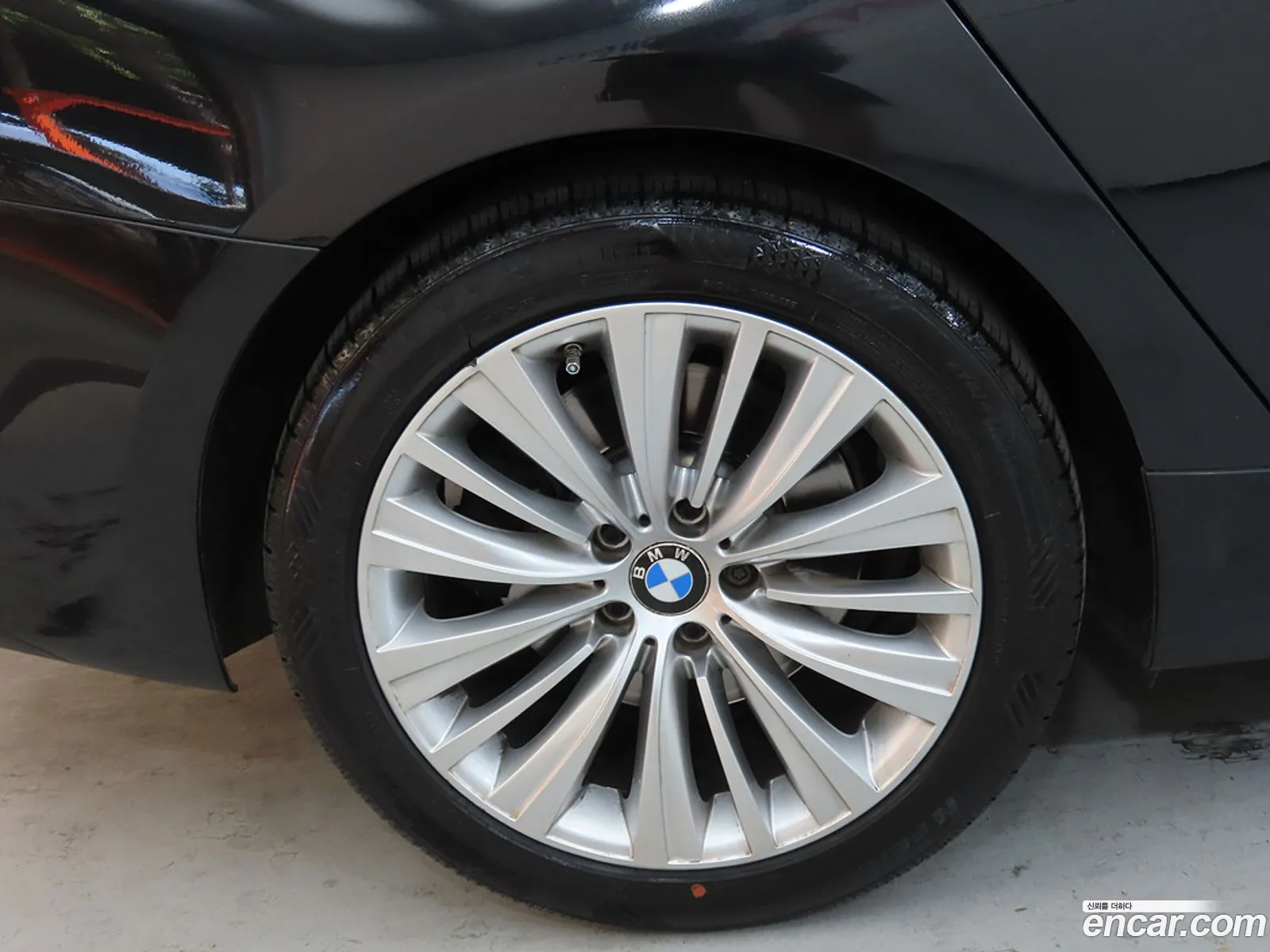 BMW 5 Series GT 2015 — 13
