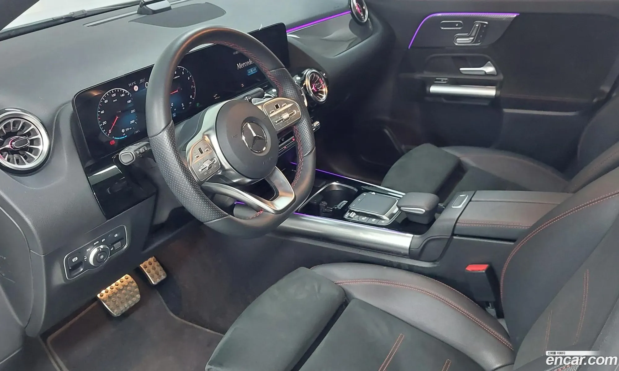 Mercedes-Benz GLA-Class H247 2023 — 12