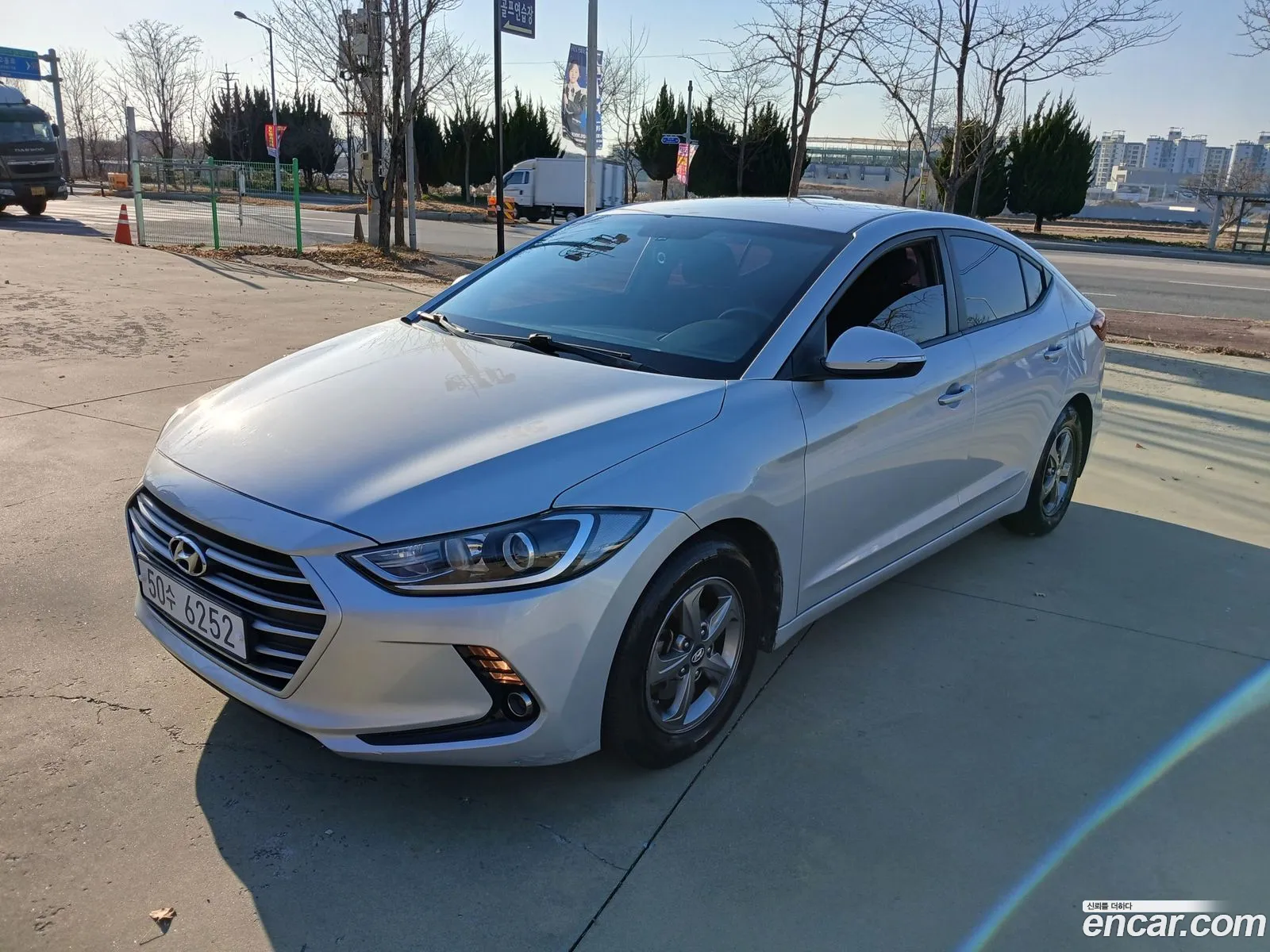 Hyundai Elantra AD 2016 — 14