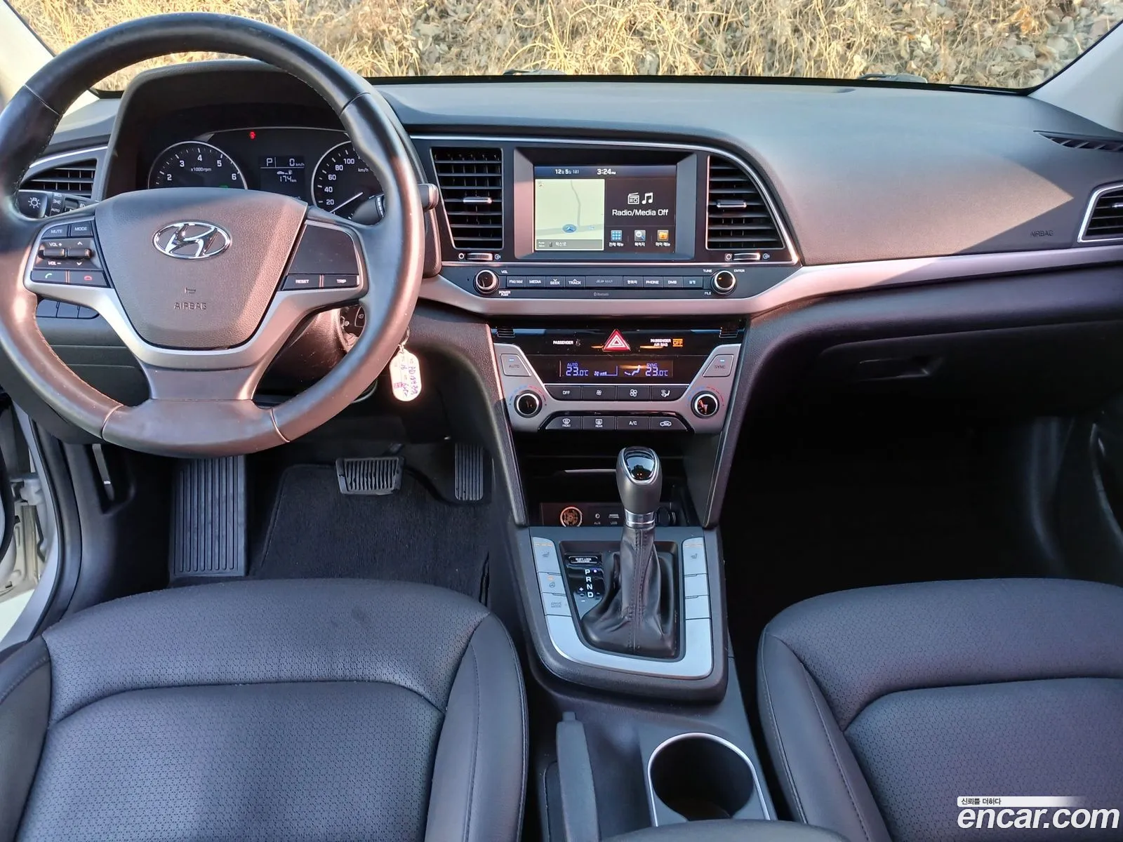 Hyundai Elantra AD 2016 — 6