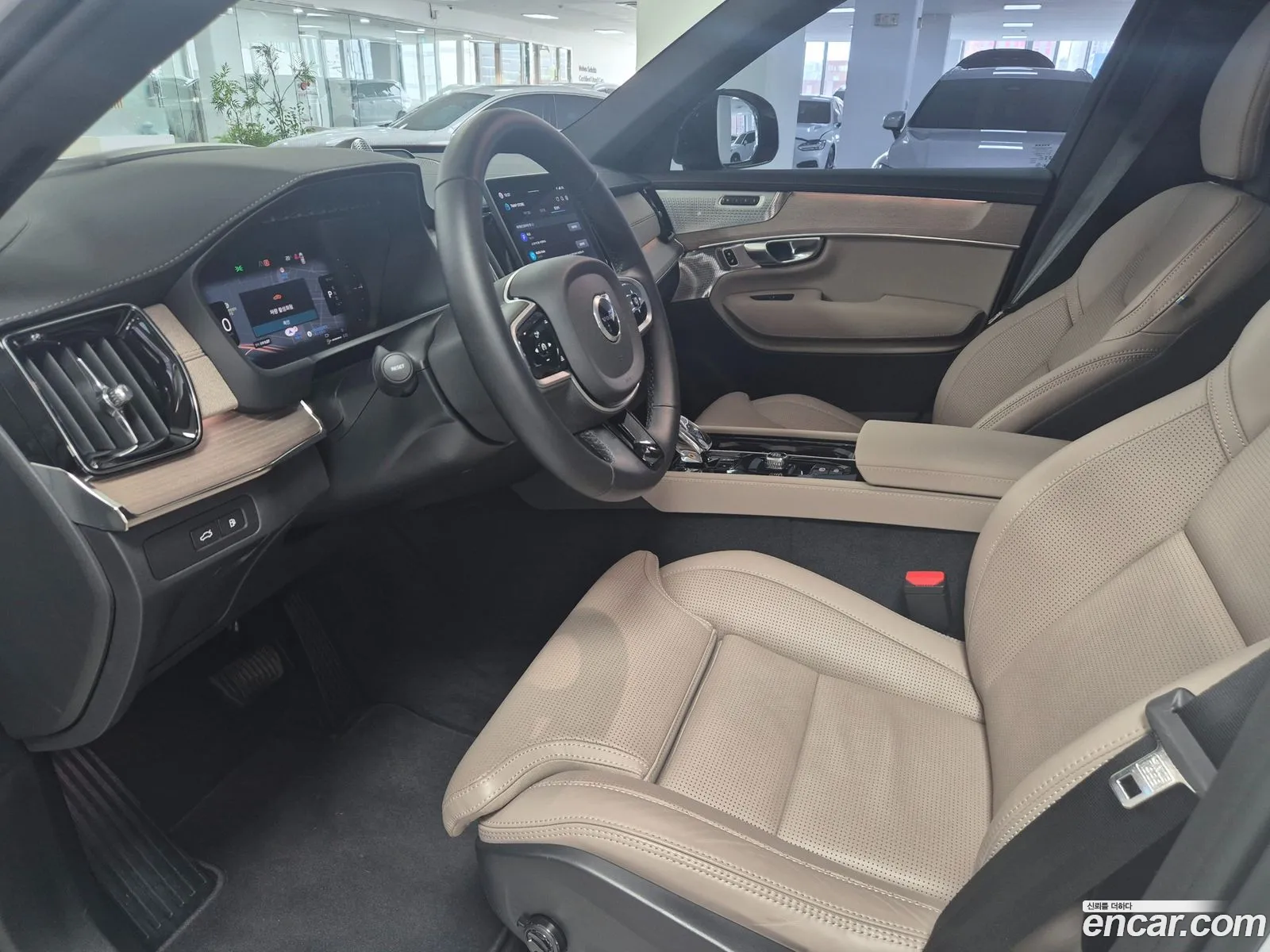 Volvo XC90 2025 — 2