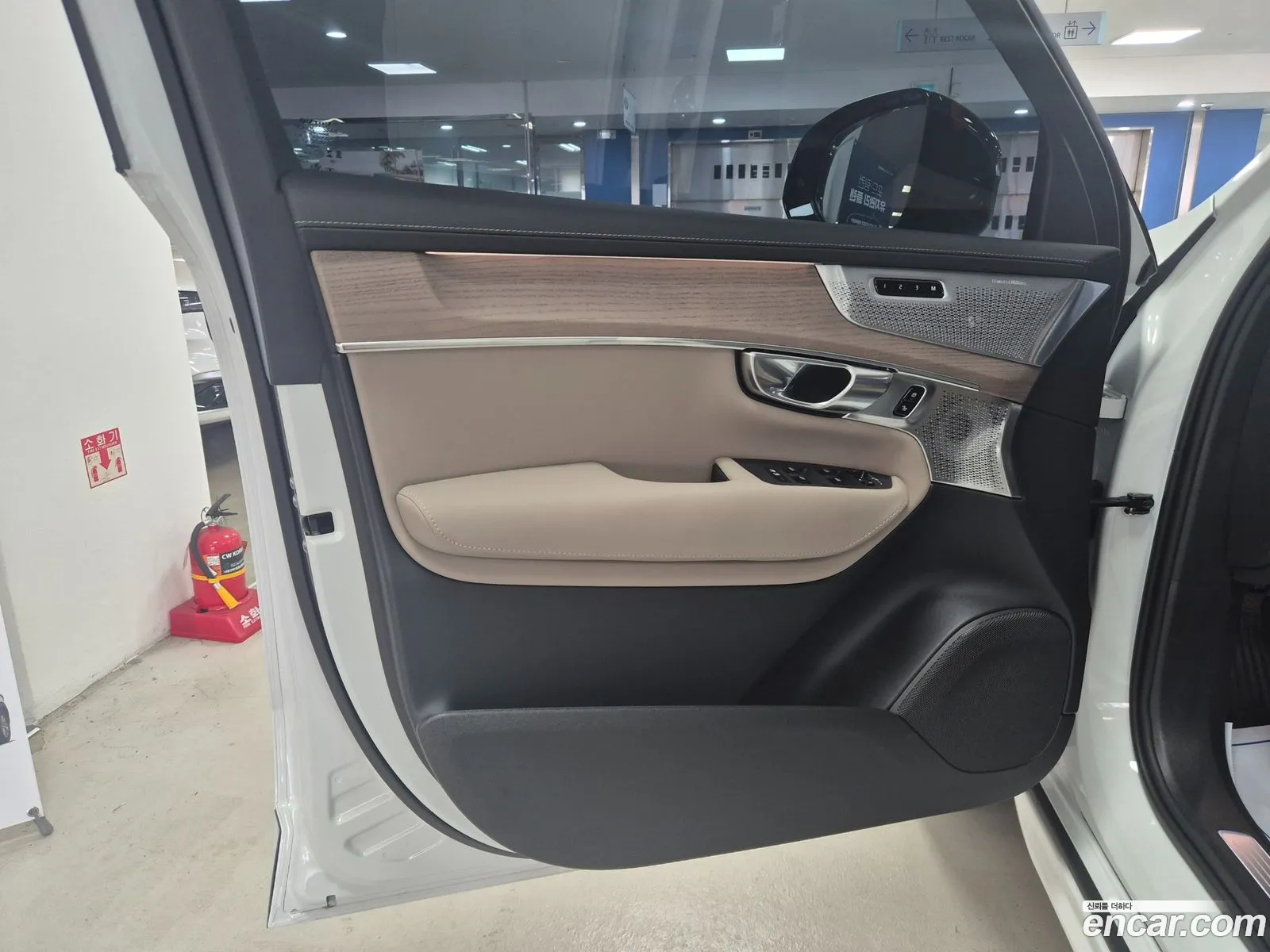 Volvo XC90 2025 — 8