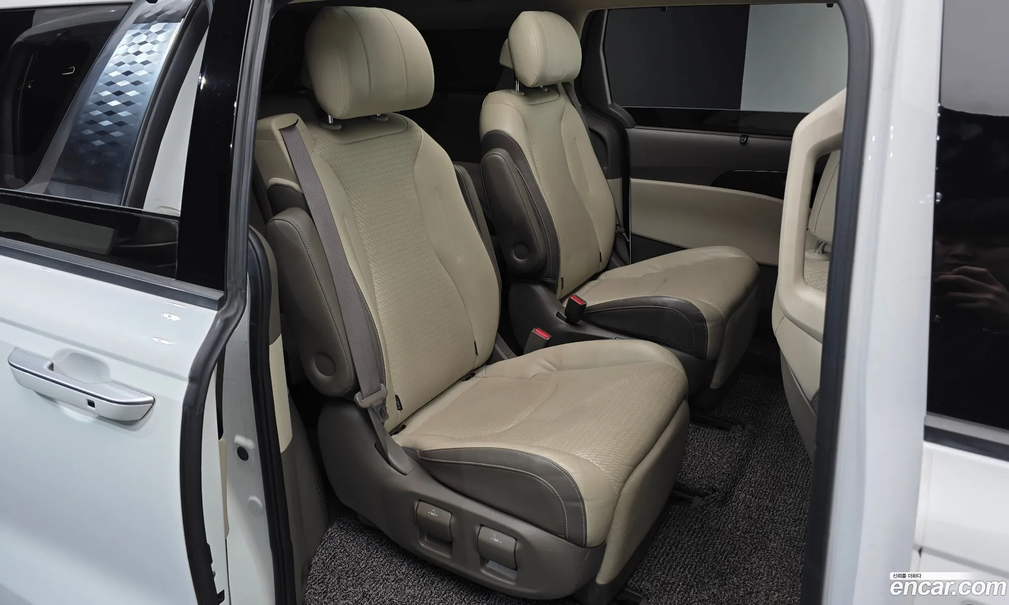 Kia Carnival 2021 — 19
