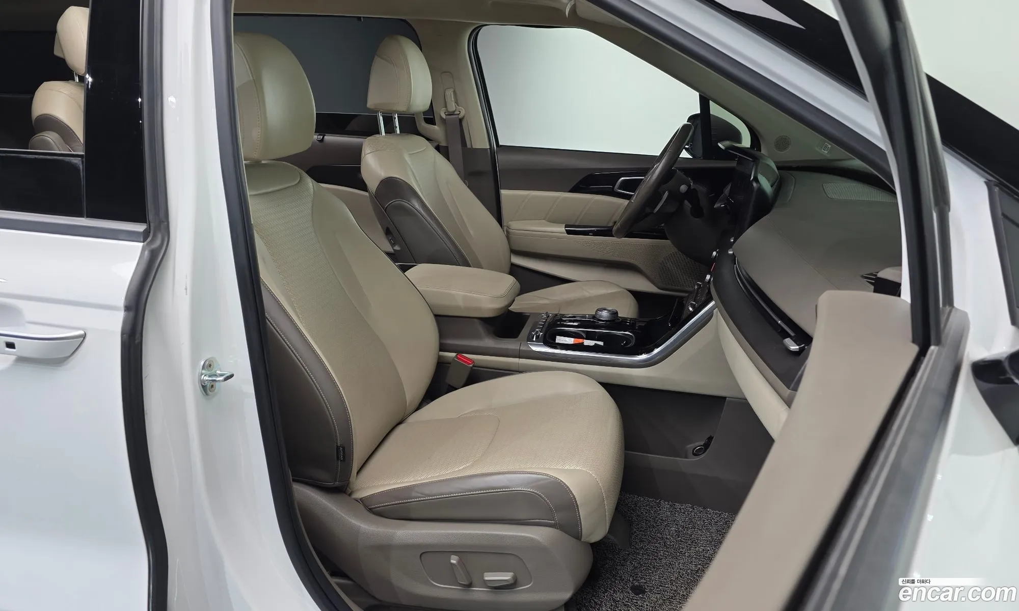 Kia Carnival 2021 — 17