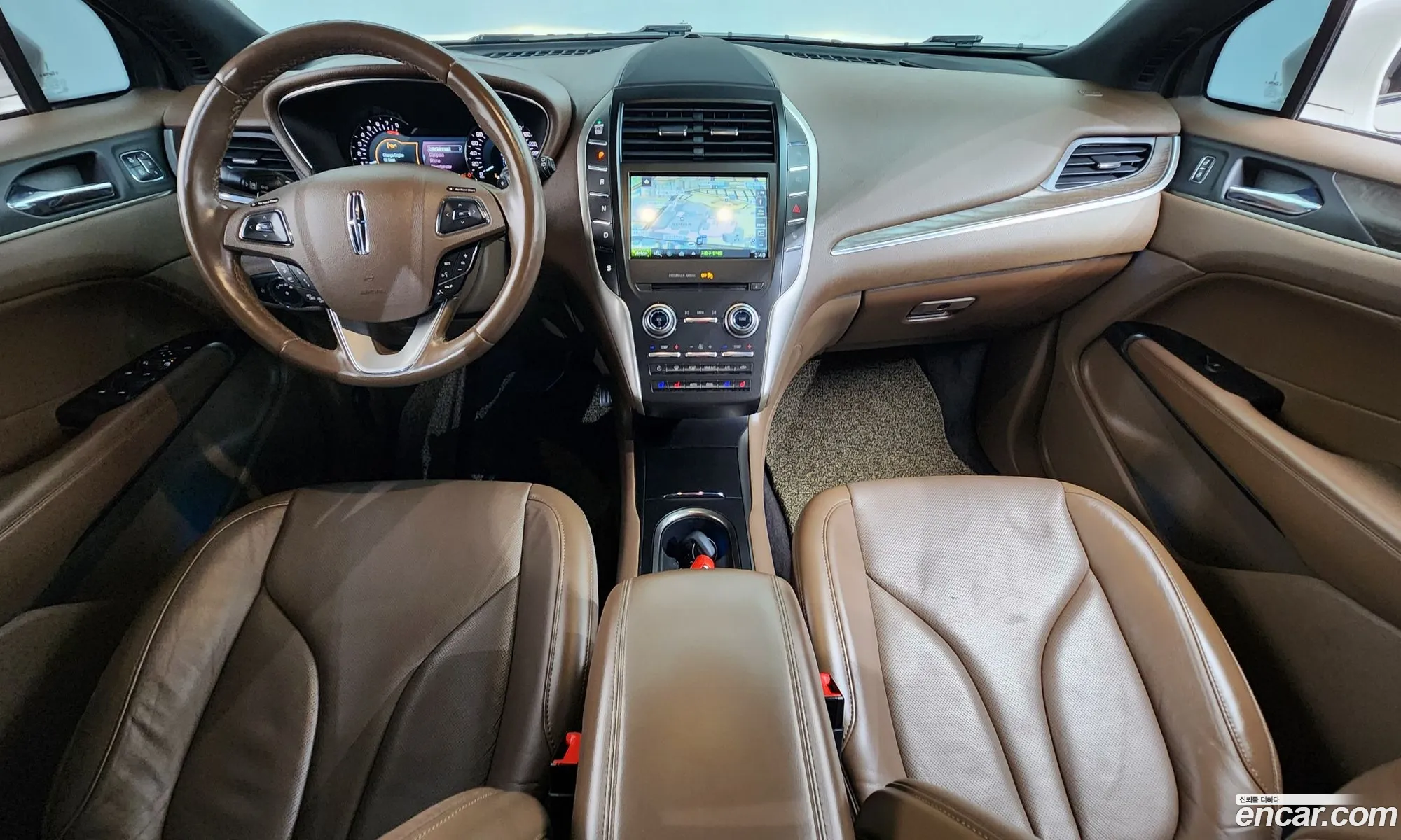 Lincoln MKC 2018 5LMCJ3D91JUL28454 — 17