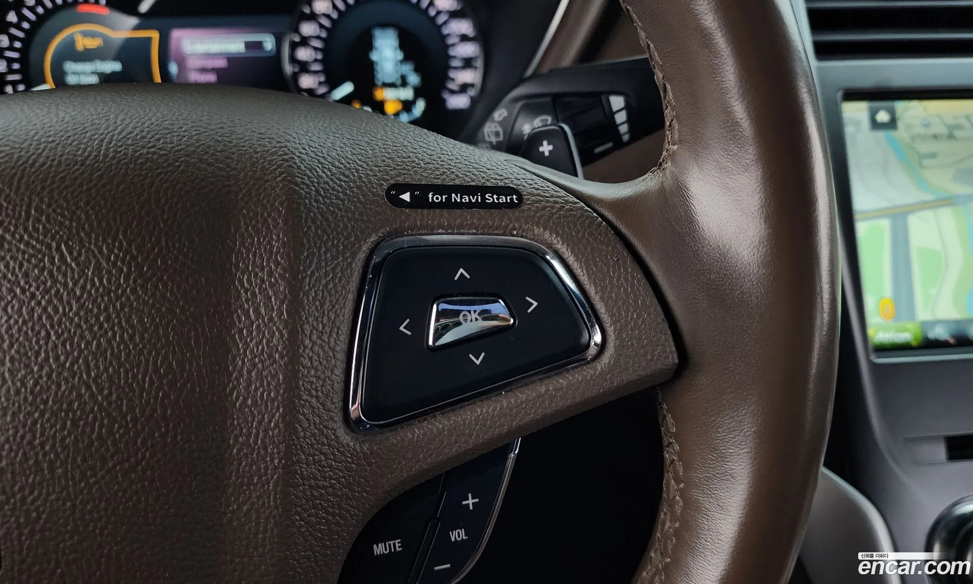Lincoln MKC 2018 5LMCJ3D91JUL28454 — 6