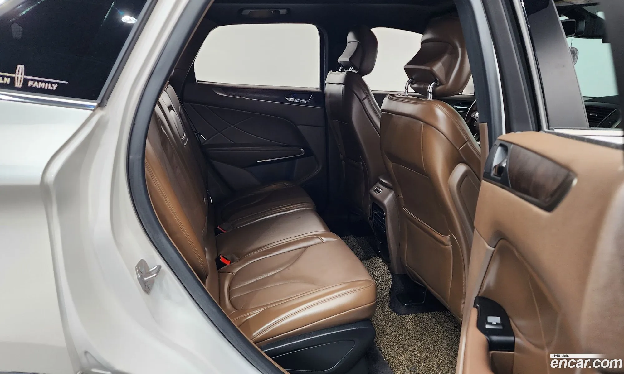 Lincoln MKC 2018 5LMCJ3D91JUL28454 — 20