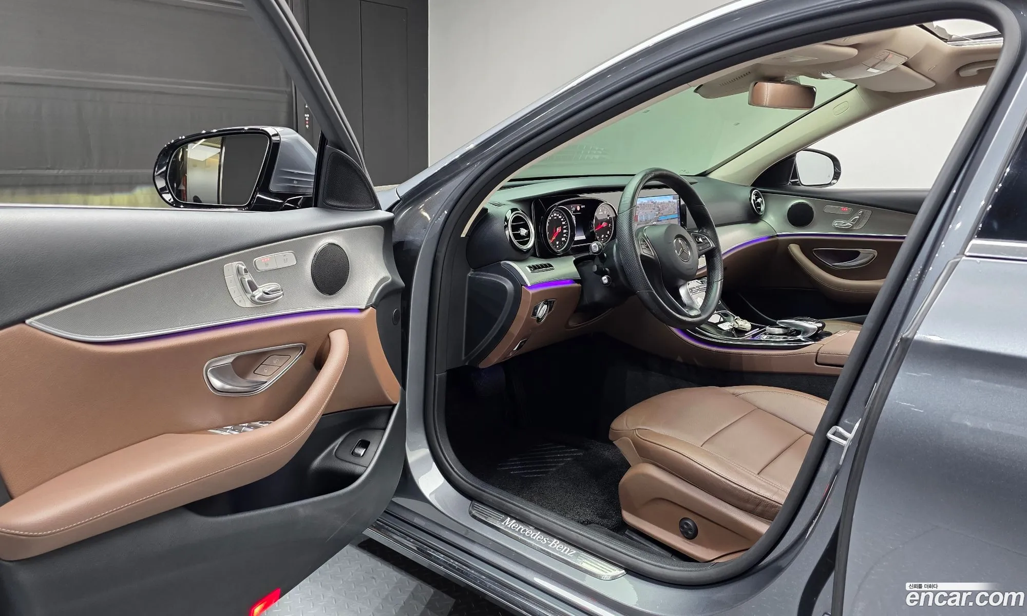 Mercedes-Benz E-Class W213 2016 WDDZF4CB0HA109287 — 4