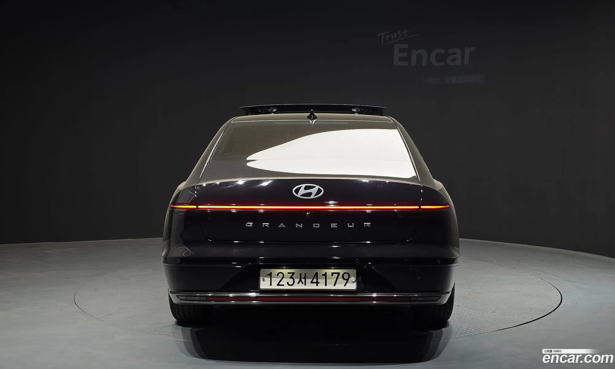 Hyundai Grandeur 2023 — 17