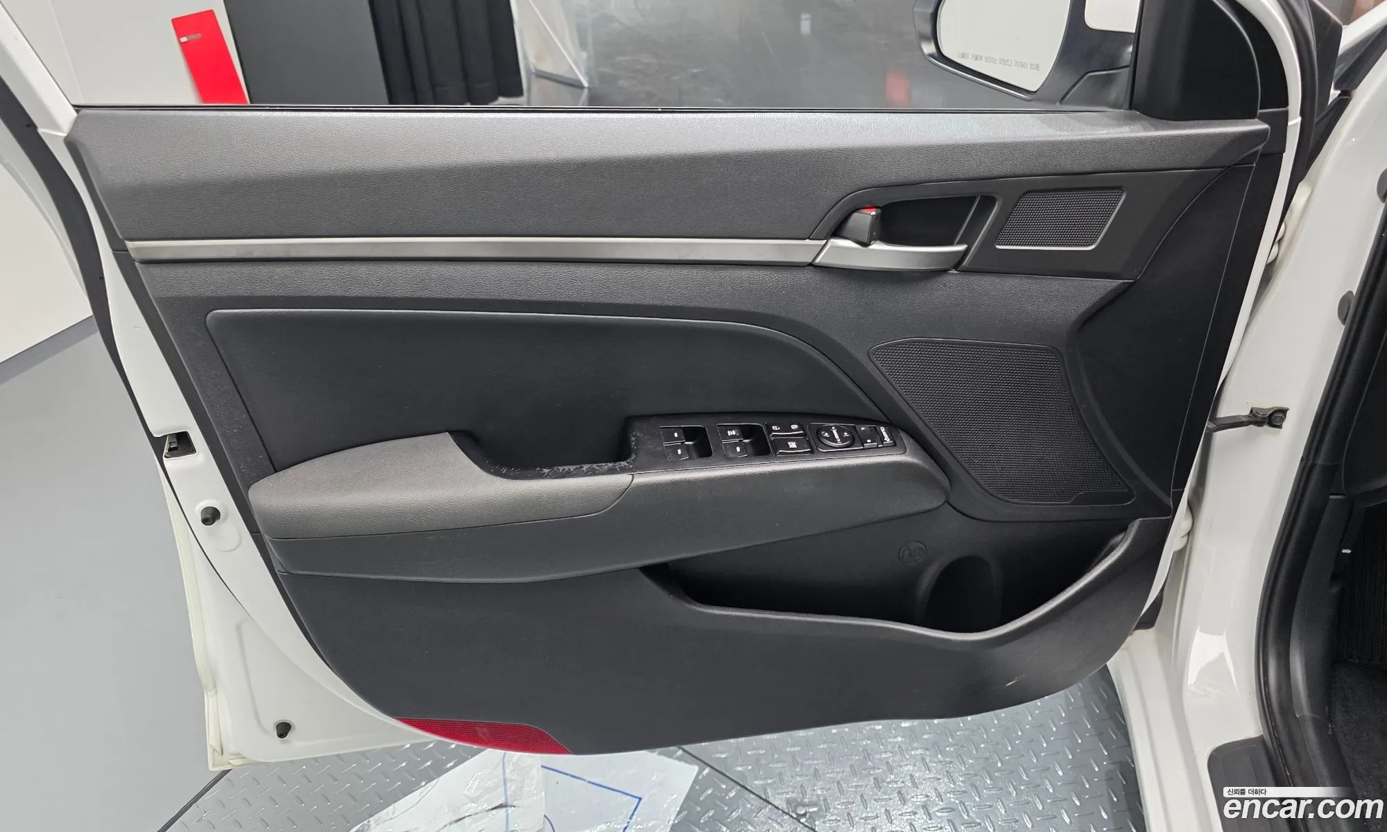Hyundai Elantra AD 2015 — 11